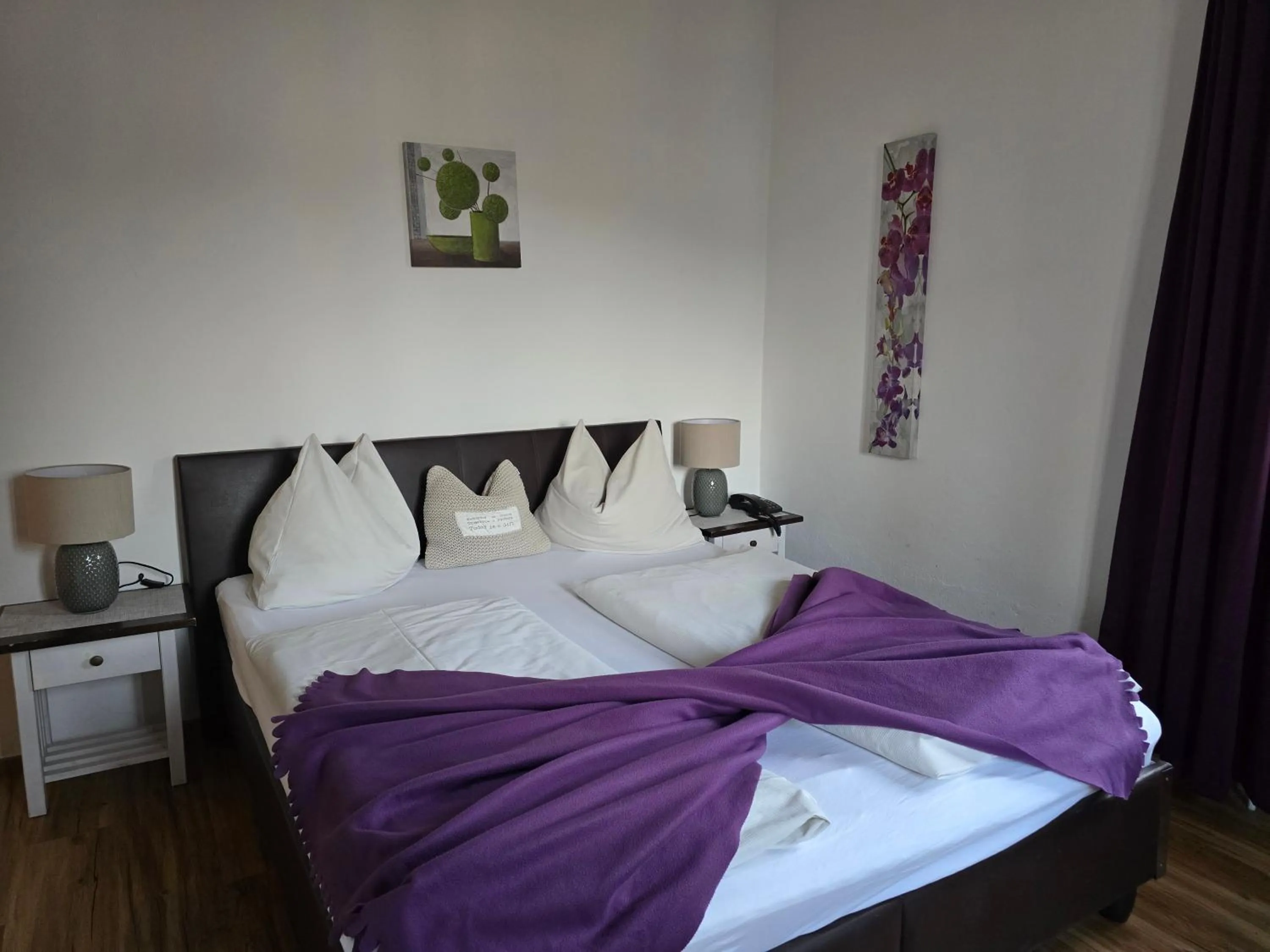 Bed in Hotel Hafnerwirt