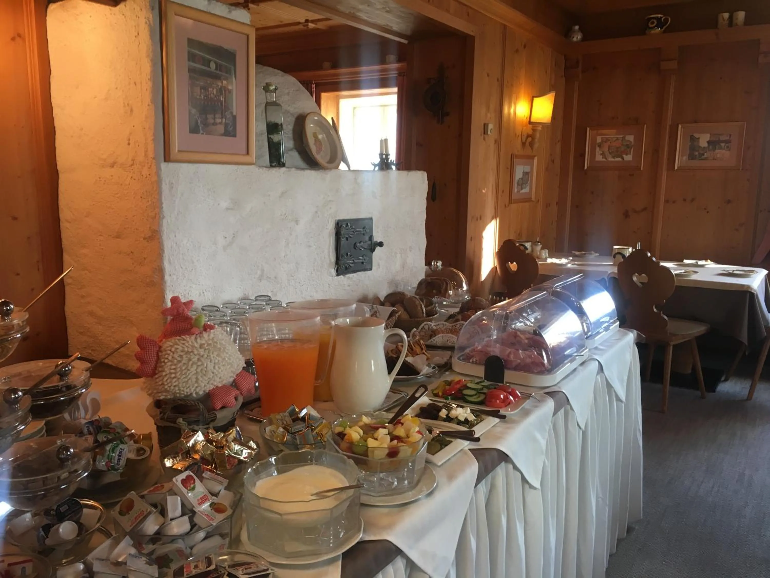 Buffet breakfast in Hotel Hafnerwirt