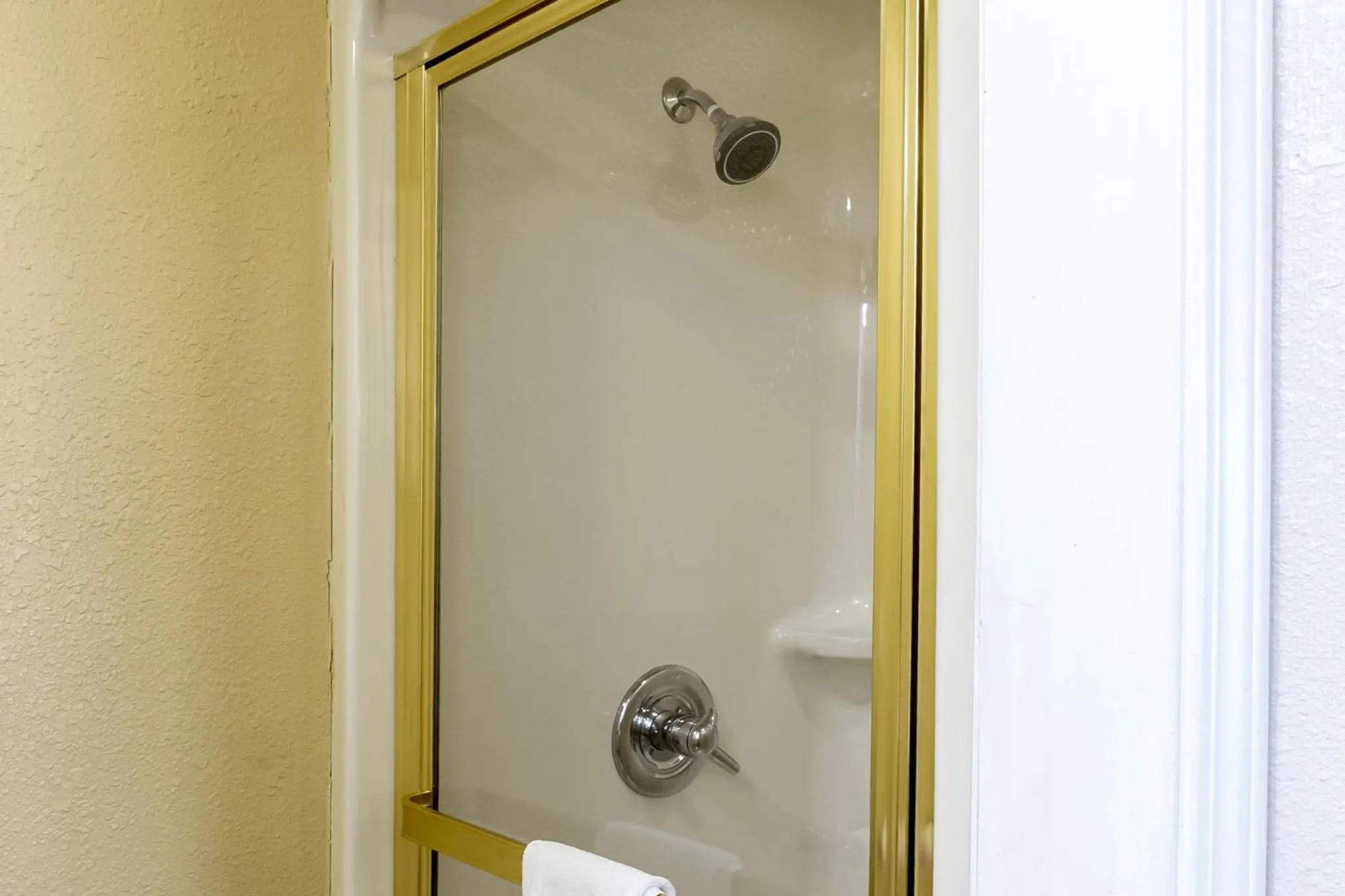 Bathroom in Wingate by Wyndham Owensboro