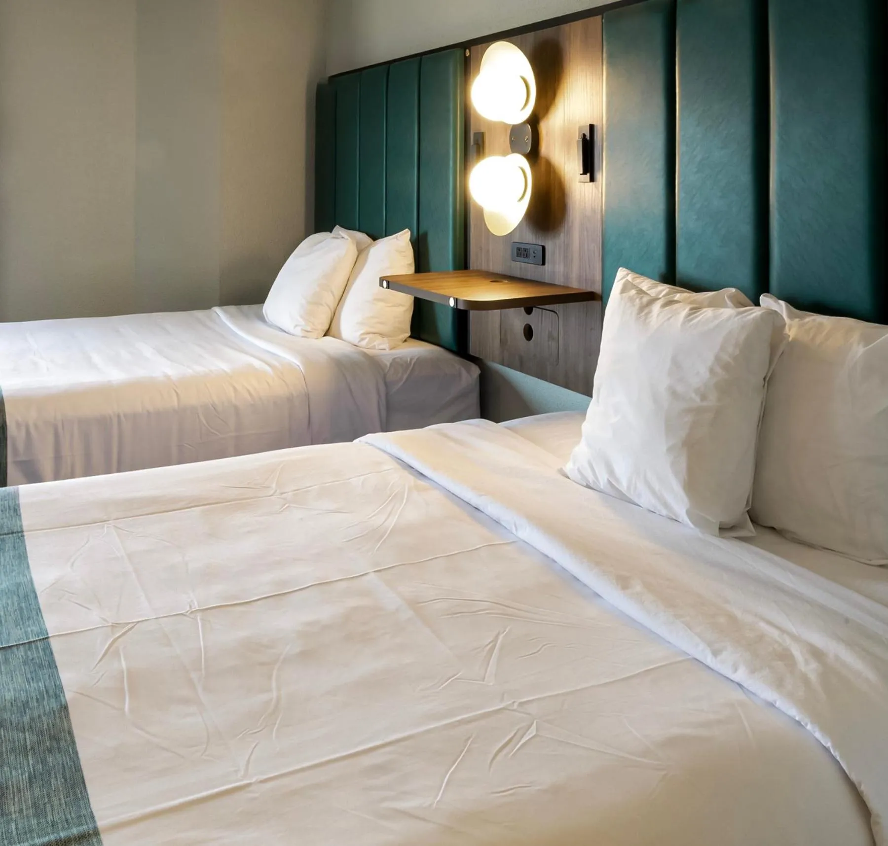 Bedroom in Wingate by Wyndham Owensboro