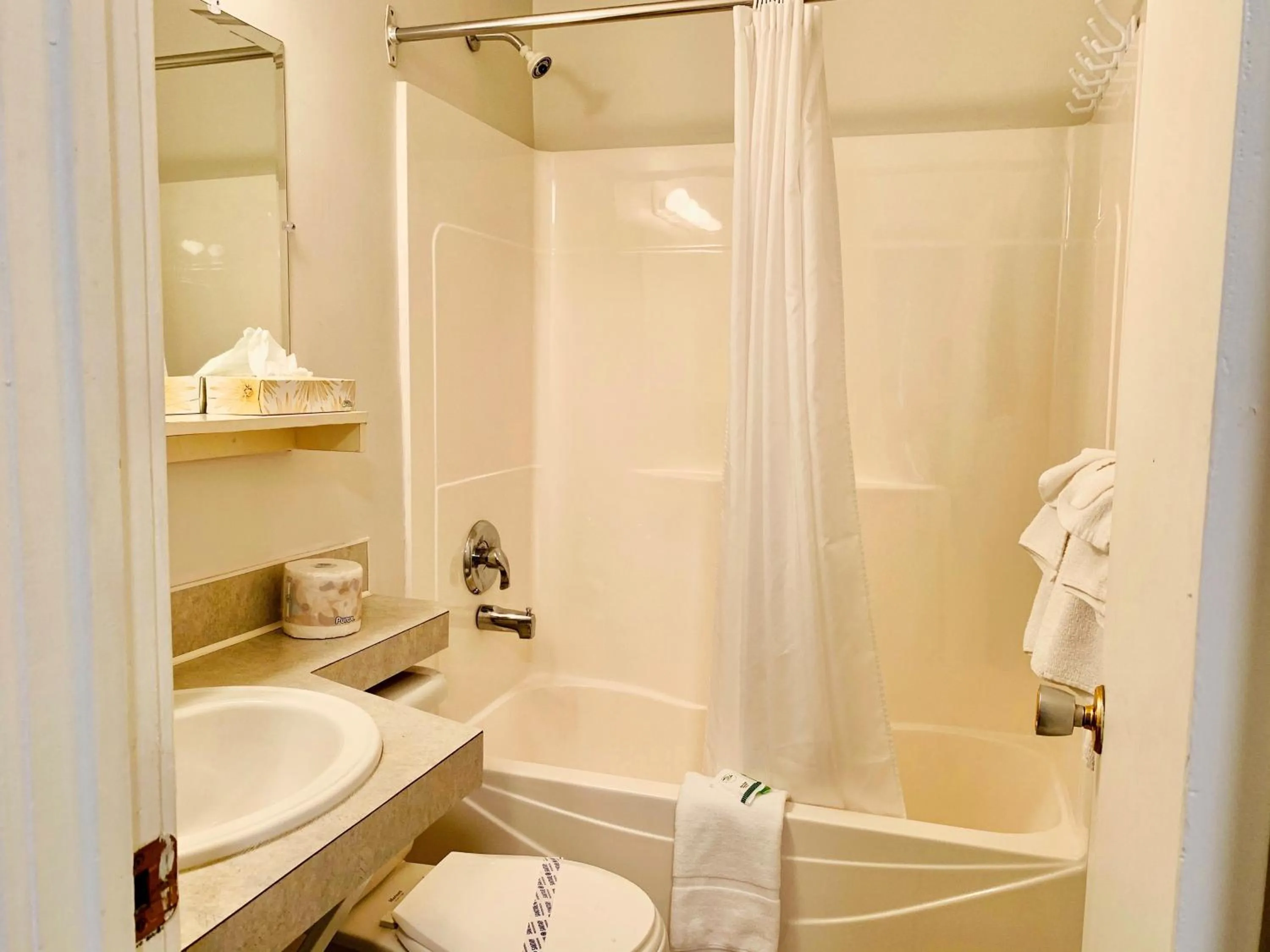 Bathroom in Traveler's Motel Penticton