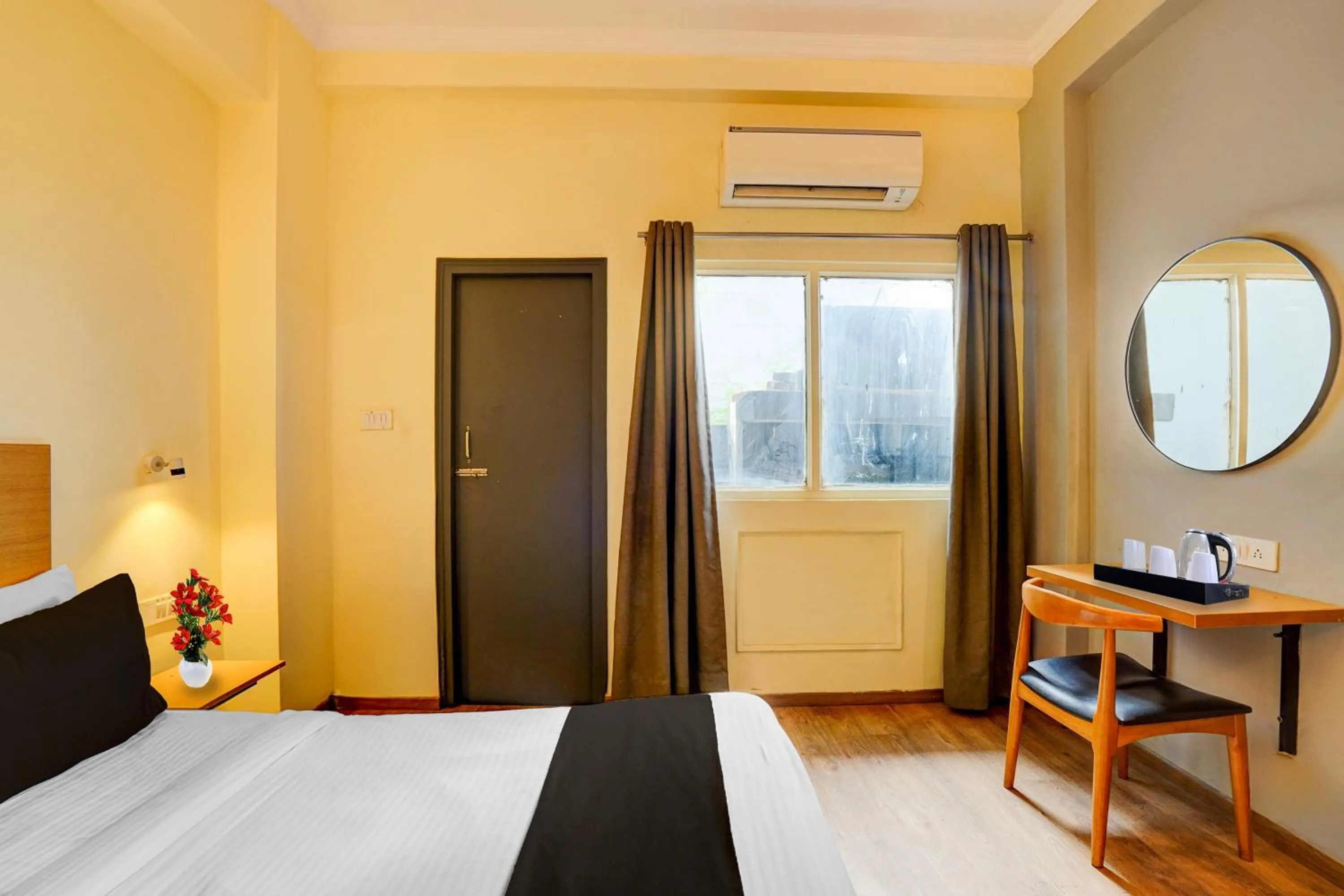 Bedroom, Bed in Townhouse Singapore Mall