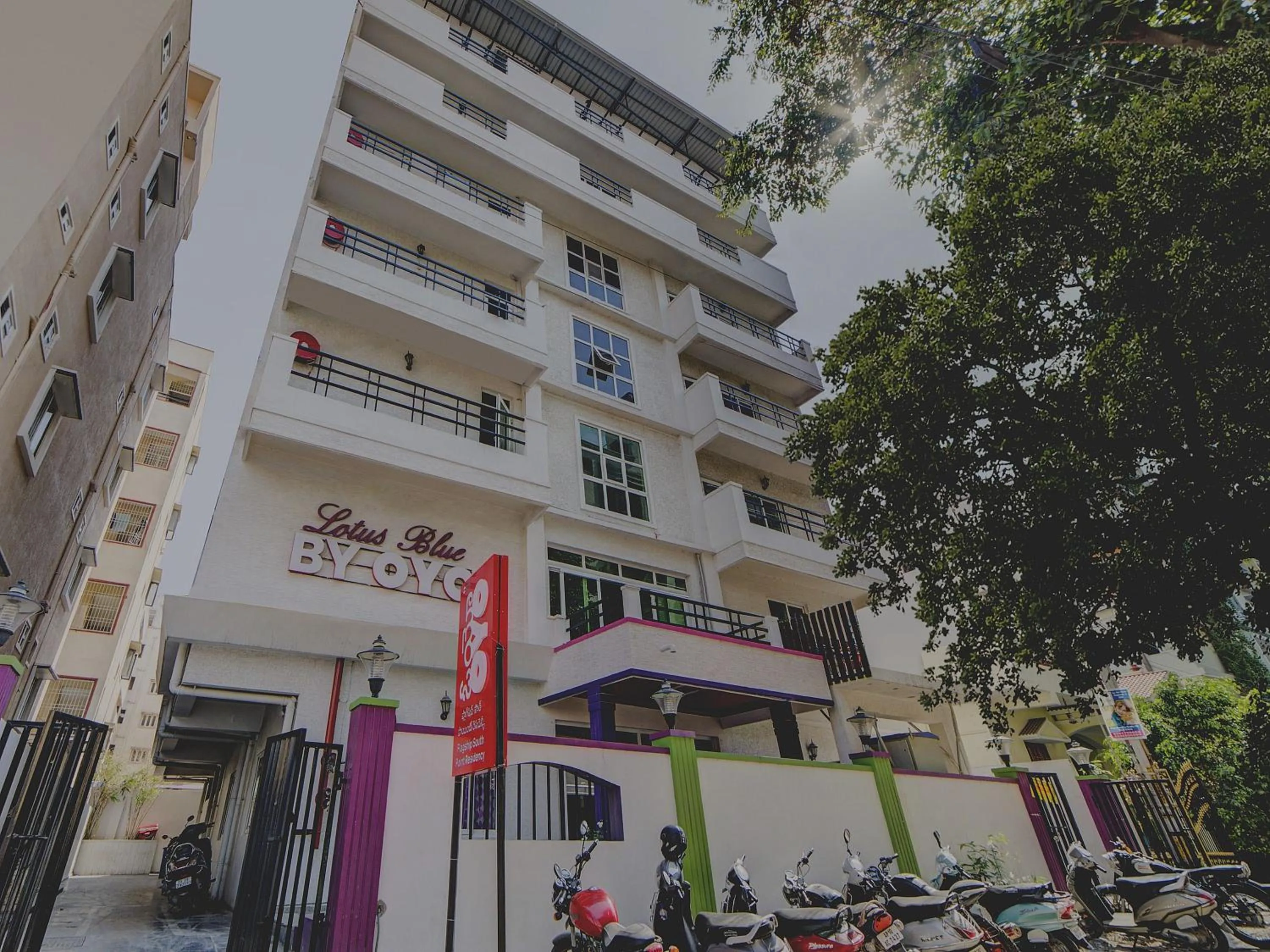 Facade/entrance in Hotel O JNTU college Near LULU mall, KPHB Colony.