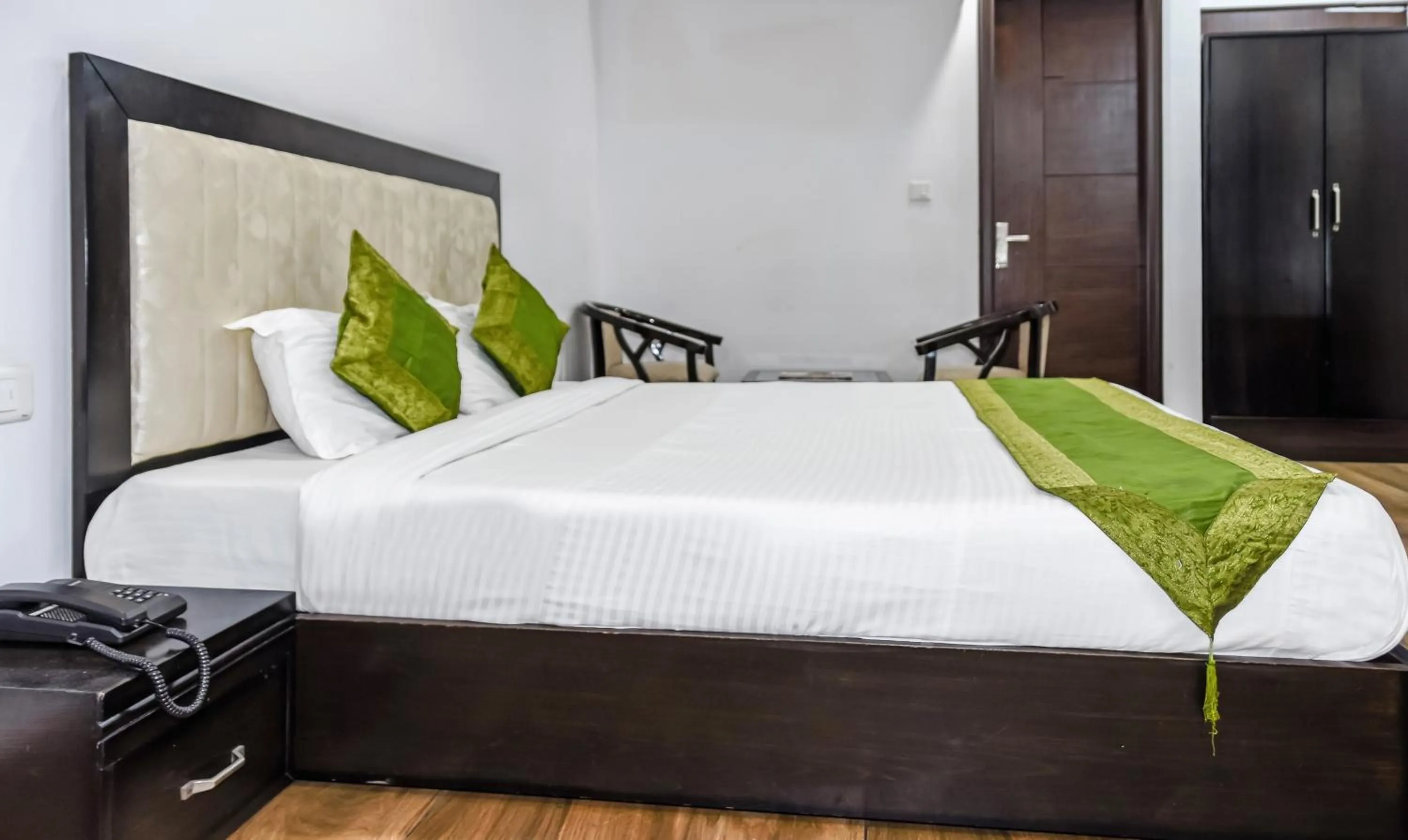 Bedroom, Bed in Treebo Red Petal Jalandhar