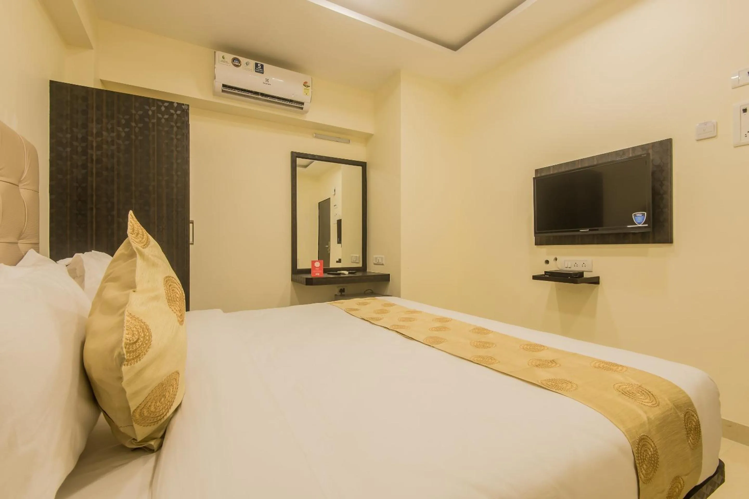 Bedroom, Bed in Super Hotel O Palace Inn Near Don Bosco (Borivali) Metro Station
