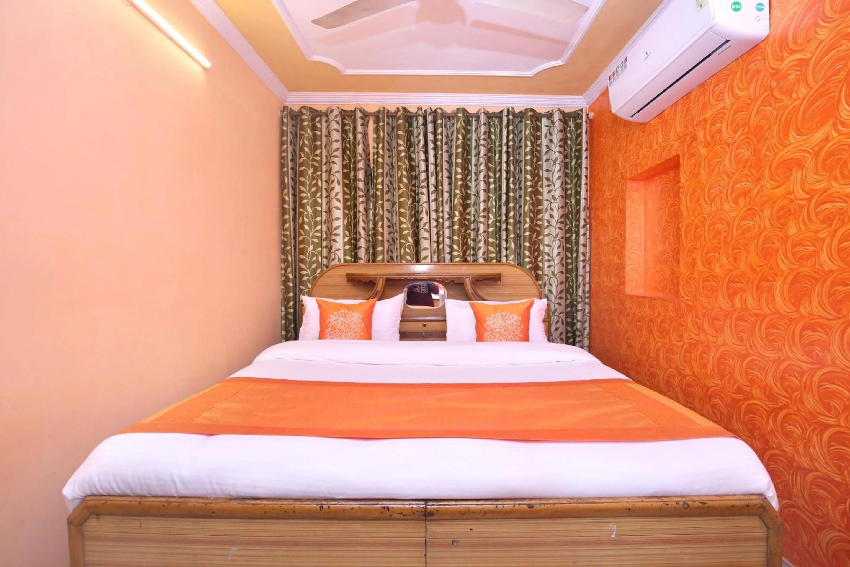 Bedroom, Bed in Hotel O Rajesh Palace