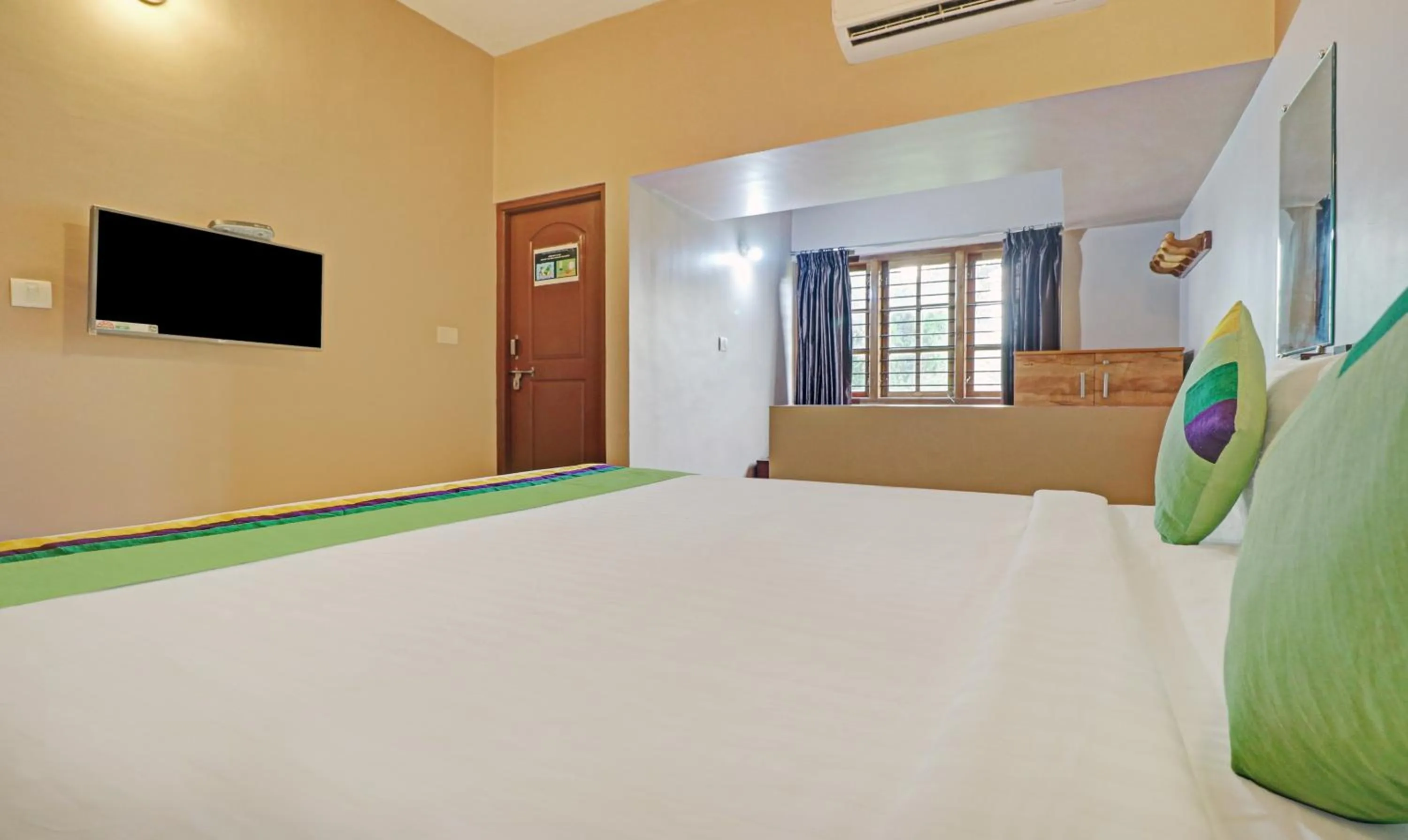 Bedroom, Bed in Treebo Avyukta Stay