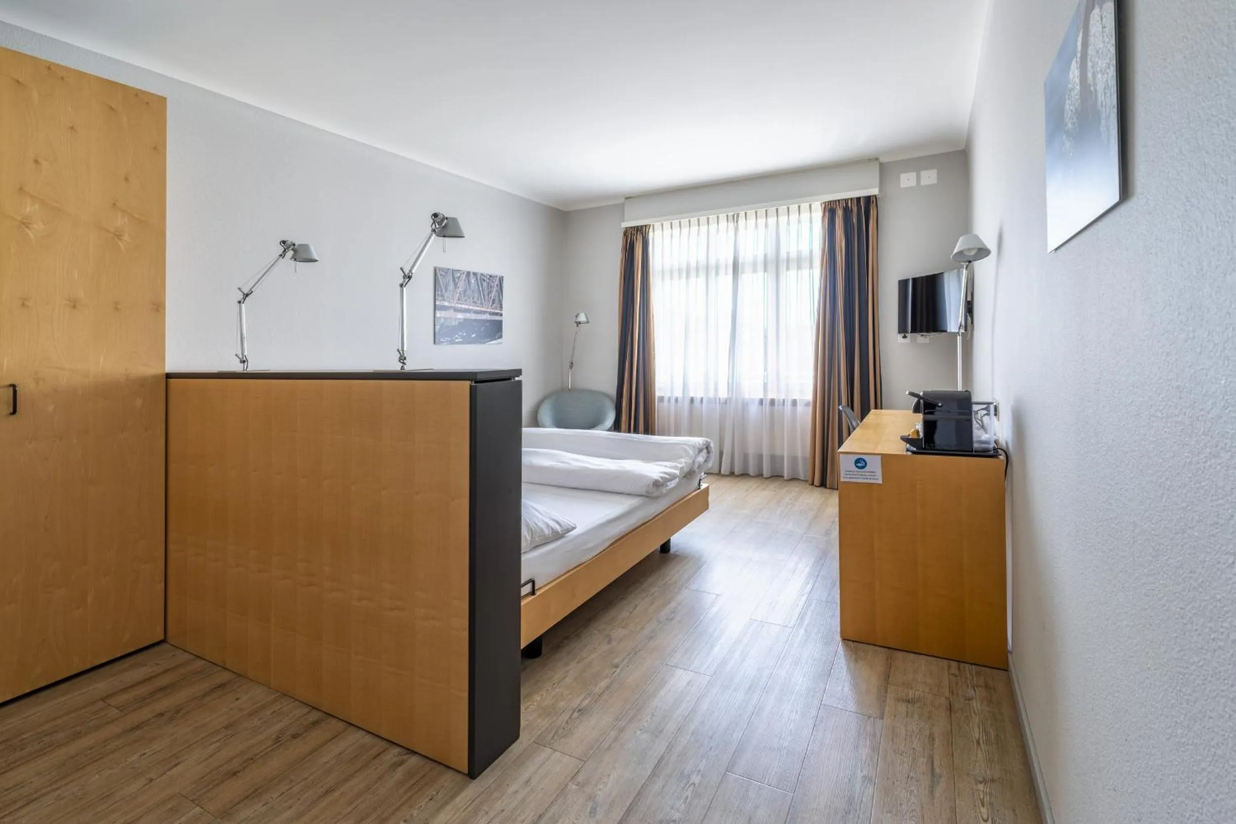 Bedroom, Bed in Royal Hotel - Urban Living