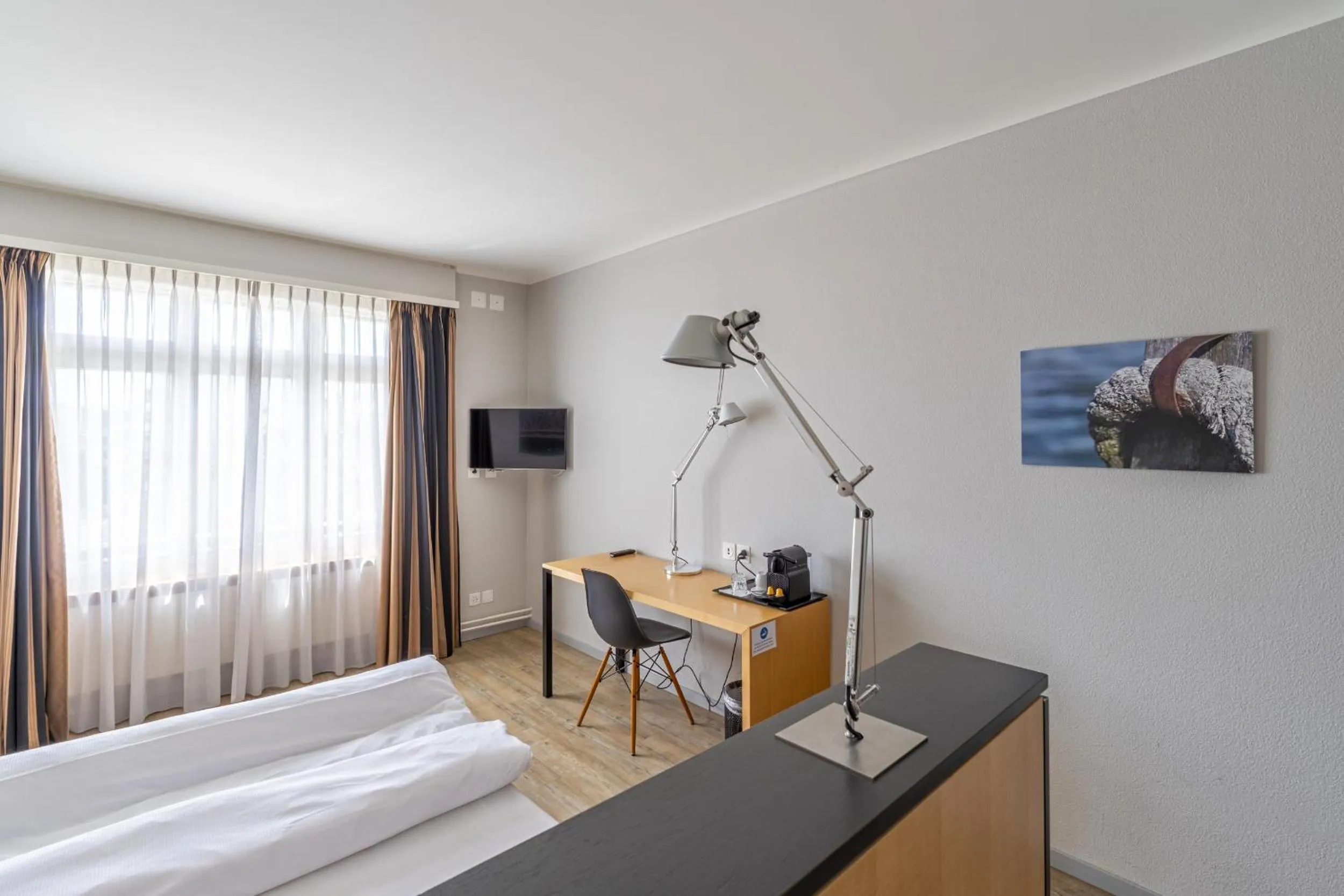 Seating area, Bed in Royal Hotel - Urban Living