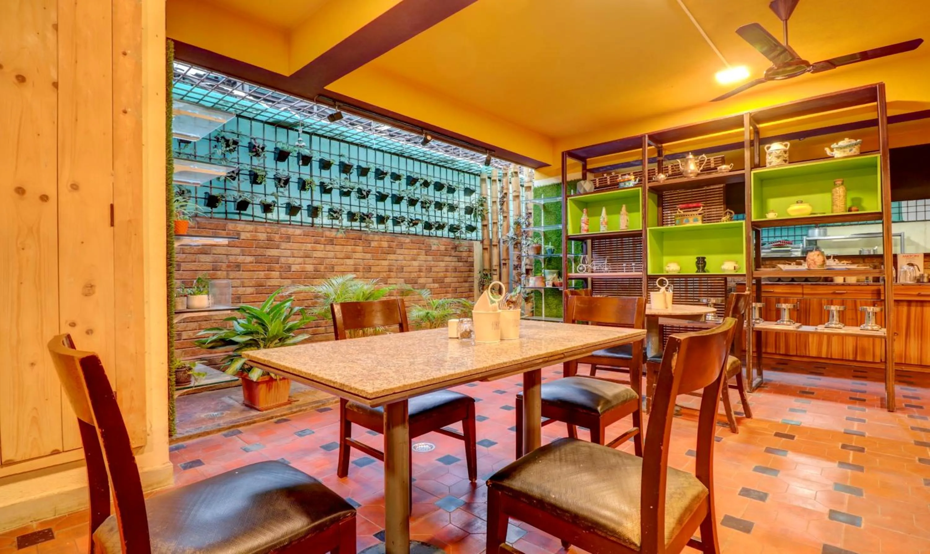 Restaurant/places to eat in Treebo 12 Degrees West, Domlur