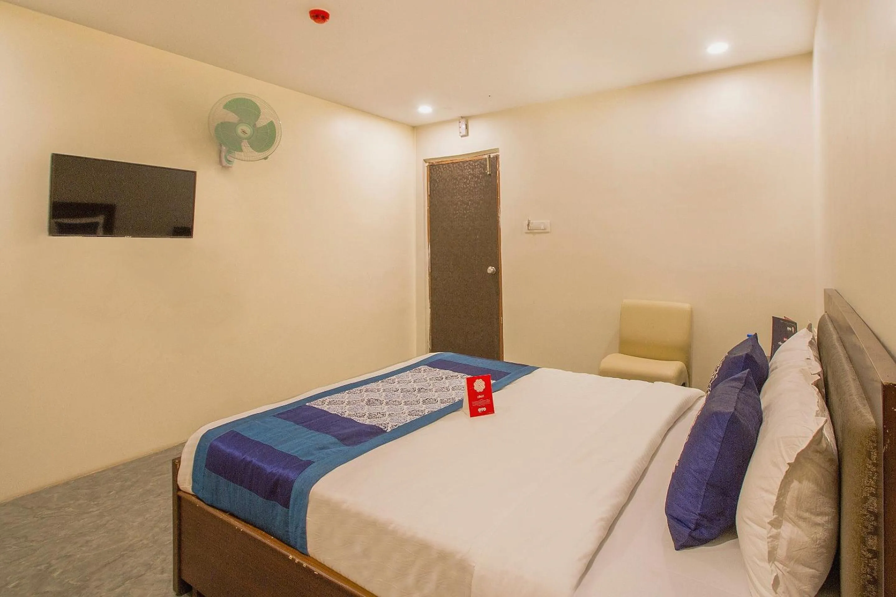 Bedroom, Bed in Capital O Wild Wings Hotel Near Omni Hospital Lane Nagole main road
