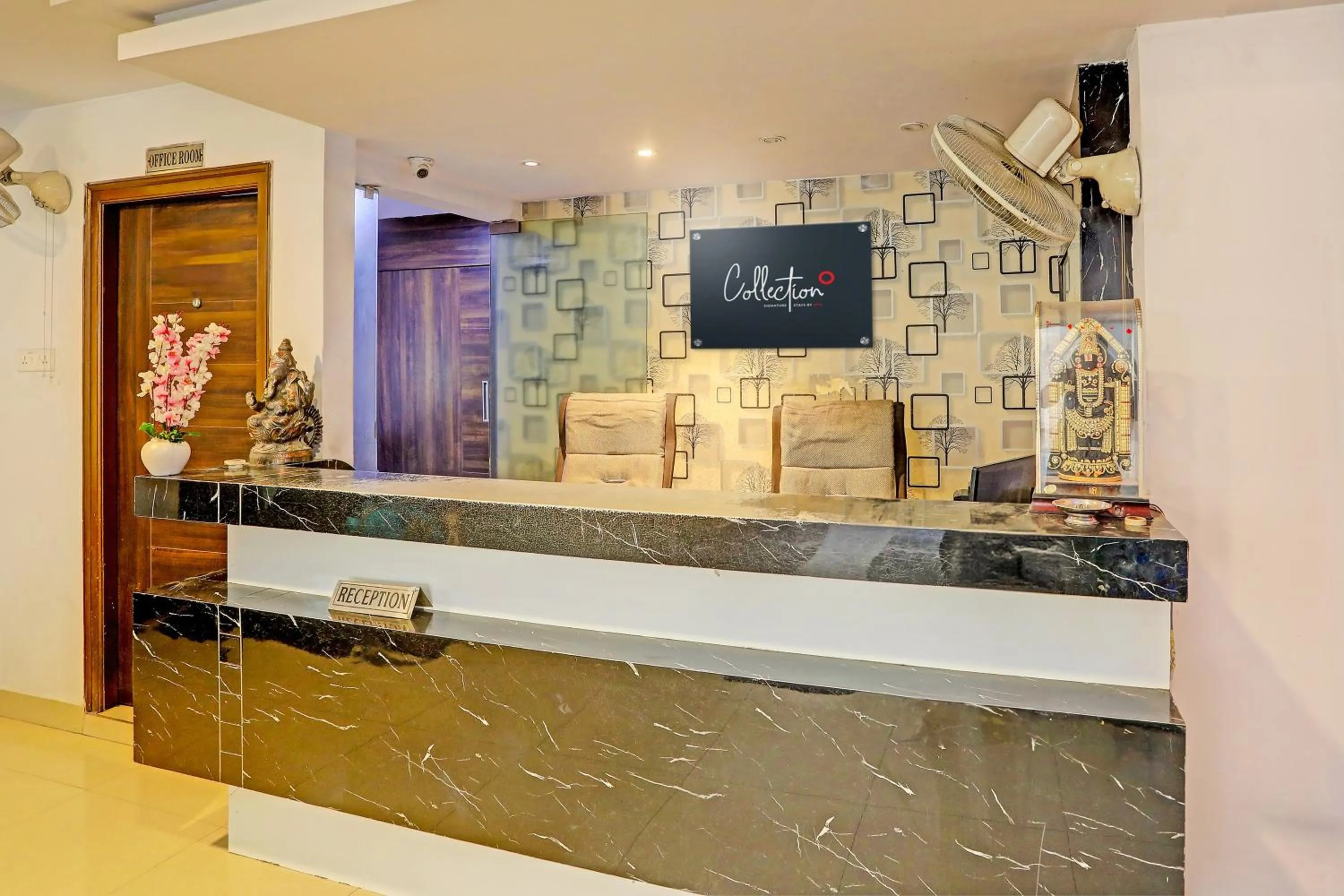 Lobby or reception in Super Collection O SSR Royal Suites