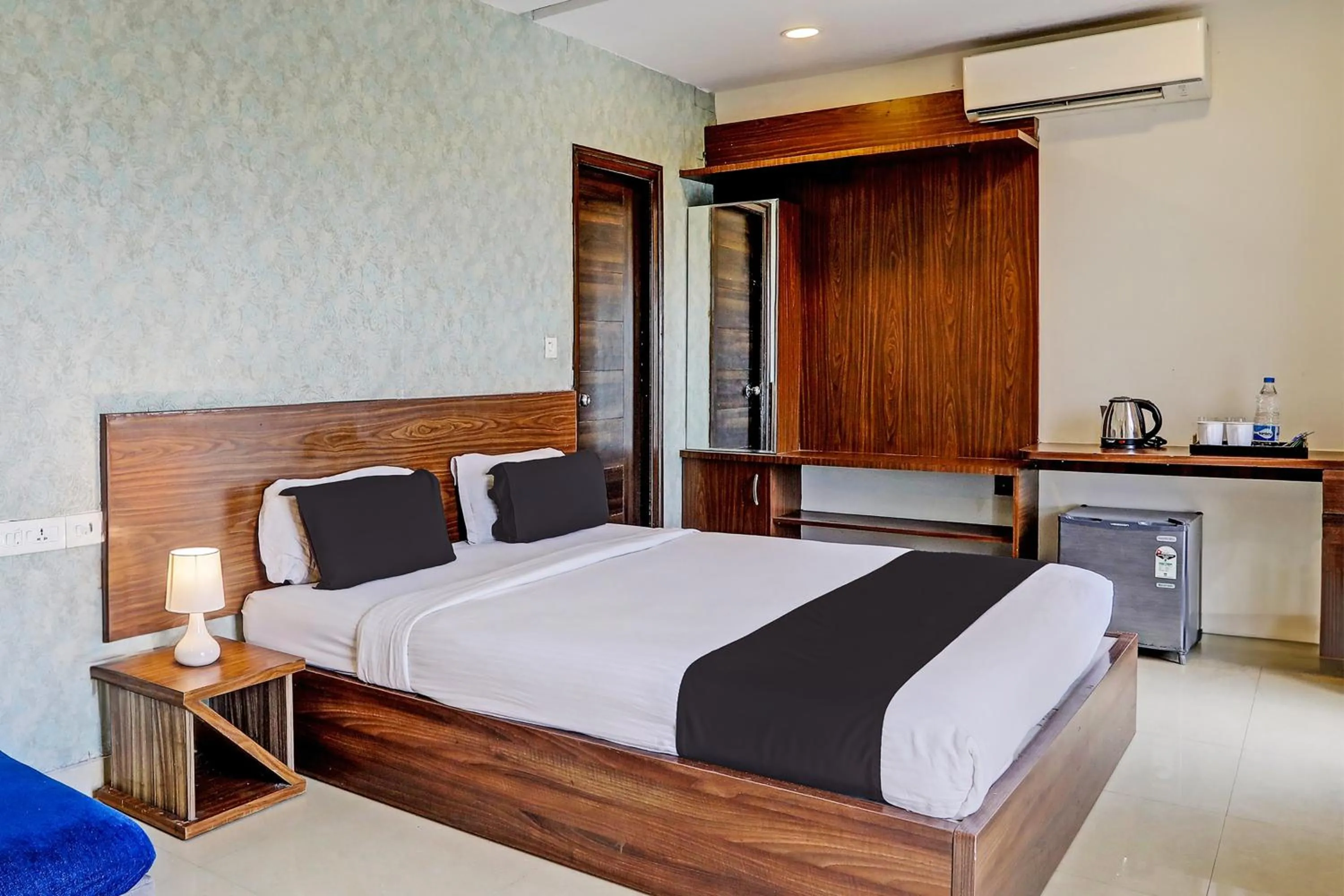 Bedroom, Bed in Collection O SSR Royal Suites