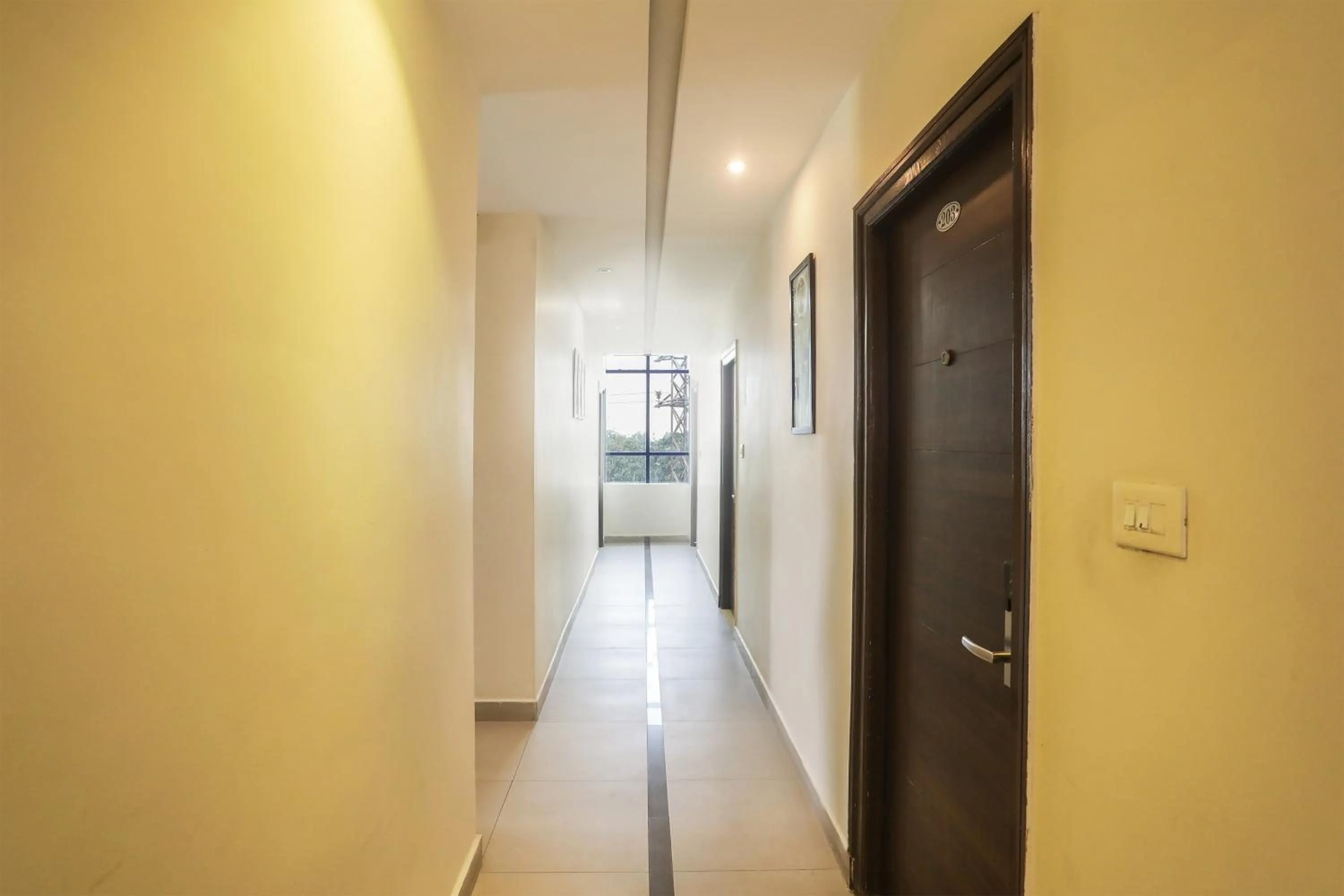 Lobby or reception in Collection O SSR Royal Suites