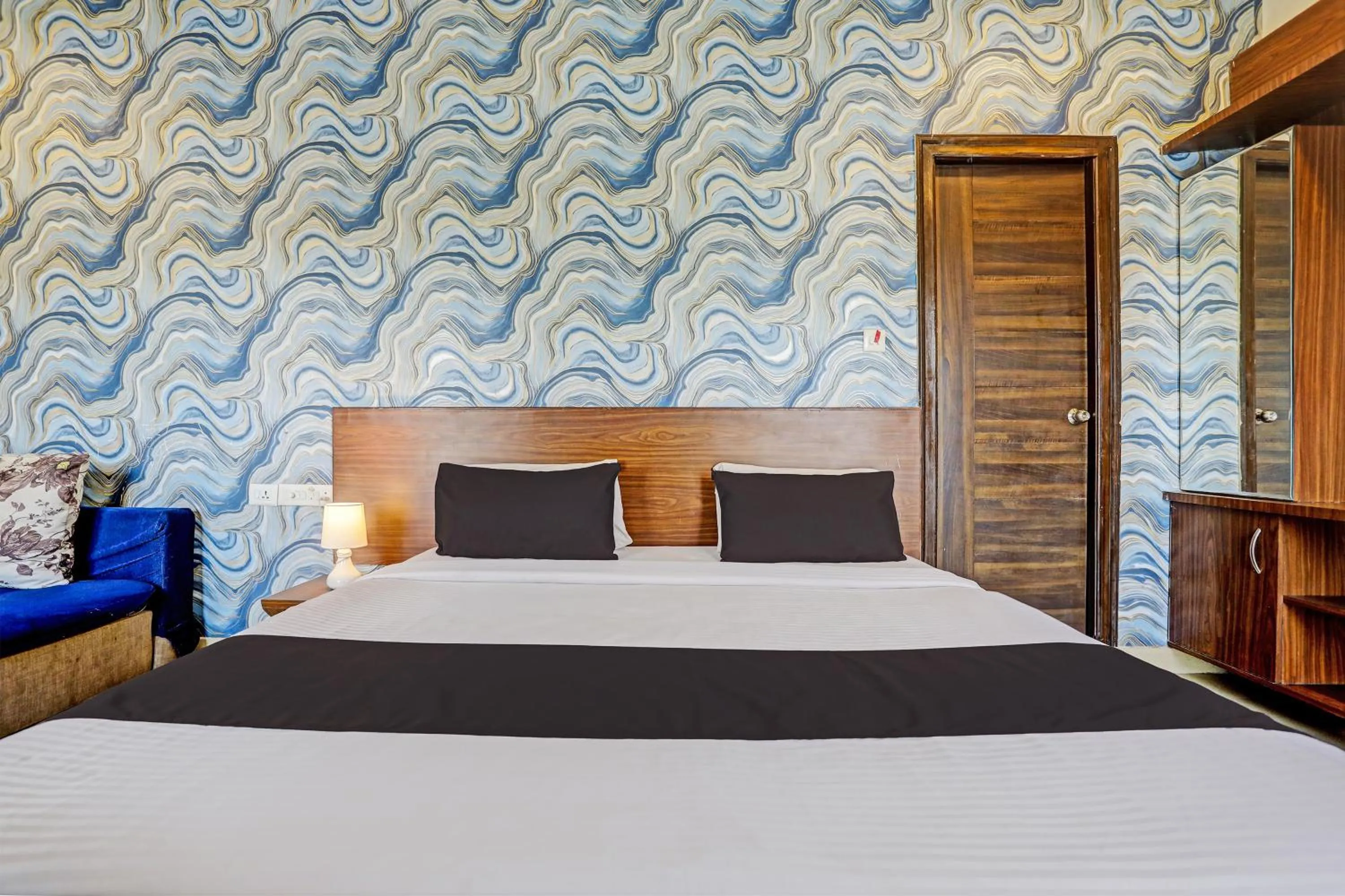 Facade/entrance, Bed in Collection O SSR Royal Suites