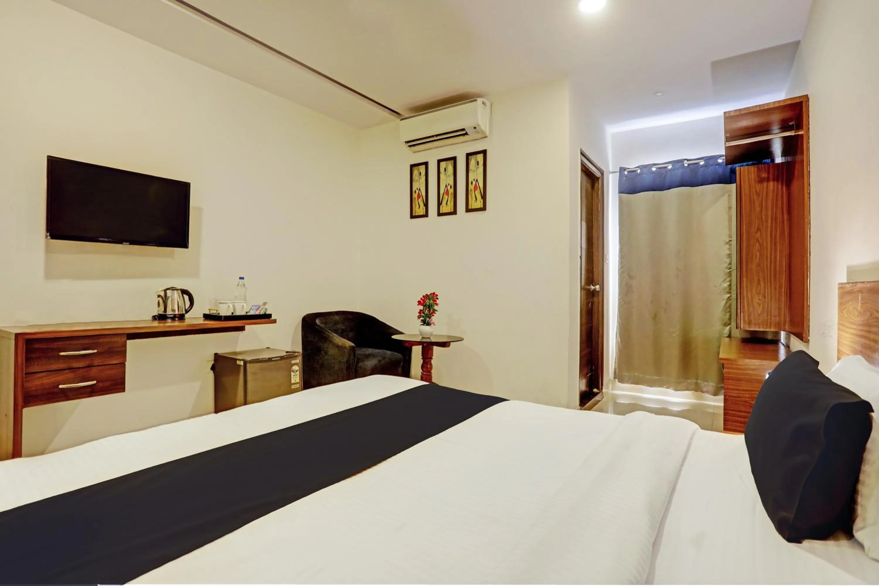 Bedroom, Bed in Super Collection O SSR Royal Suites