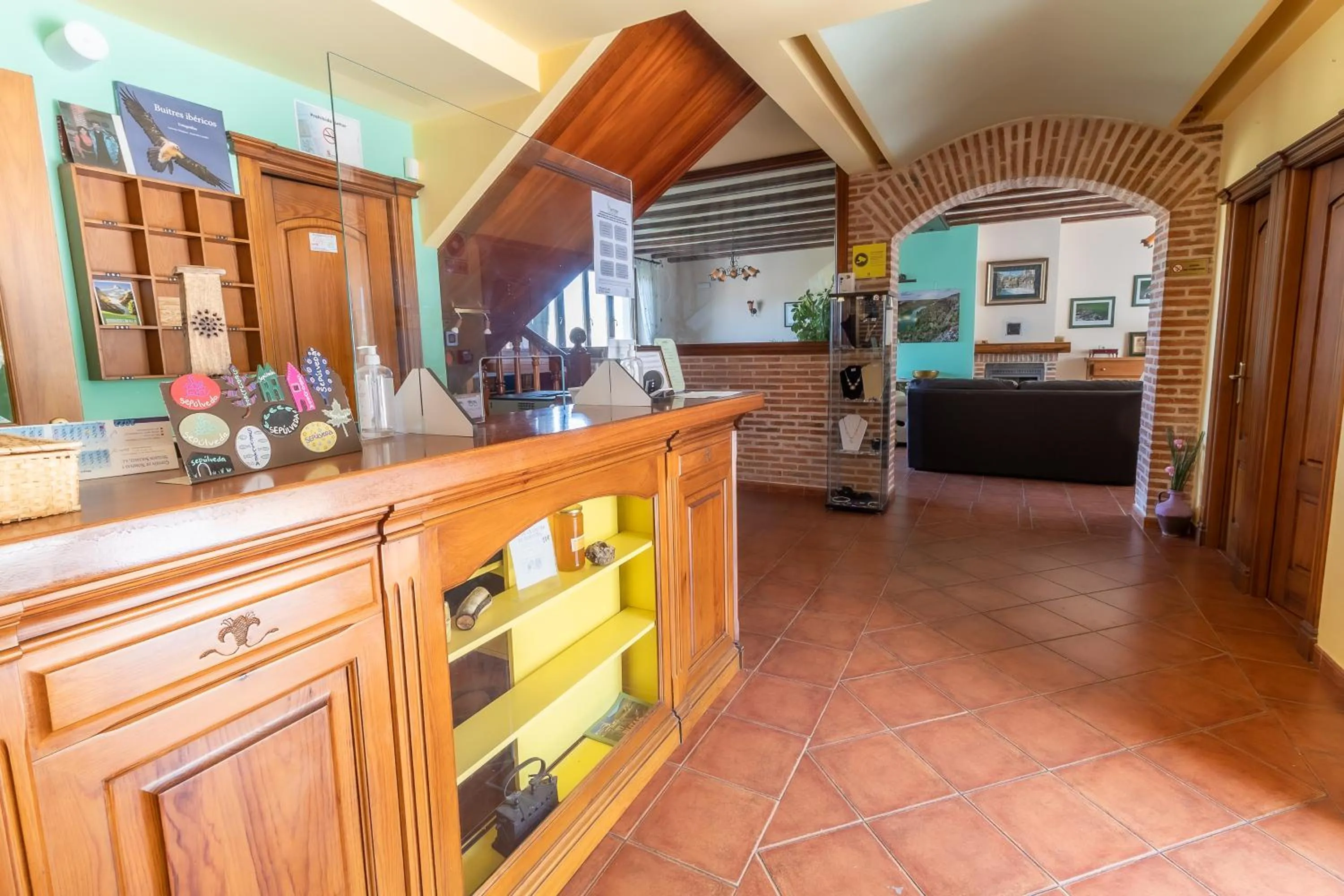 Lobby or reception in Hotel Puerta Sepúlveda