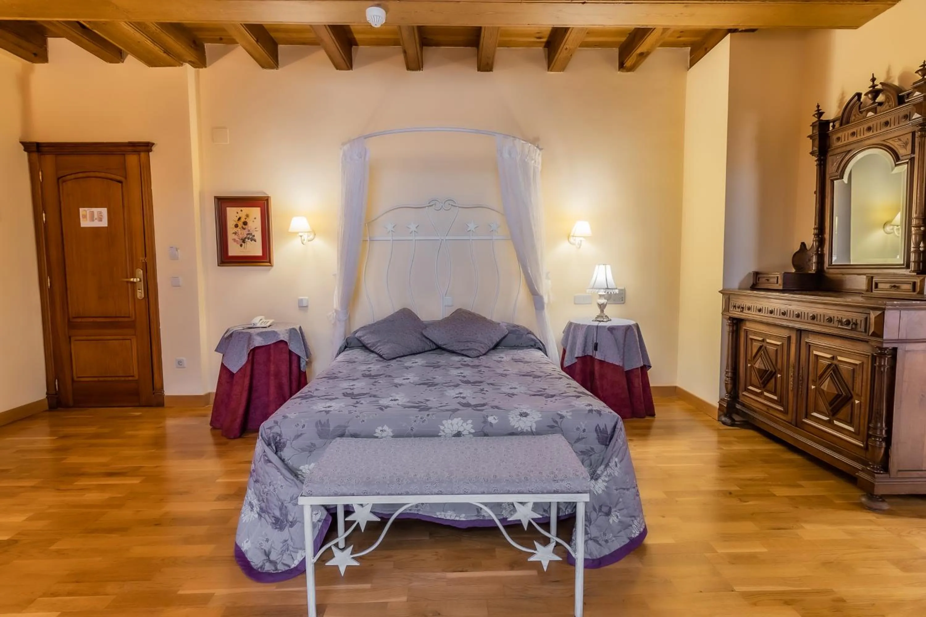 Bed in Hotel Puerta Sepúlveda