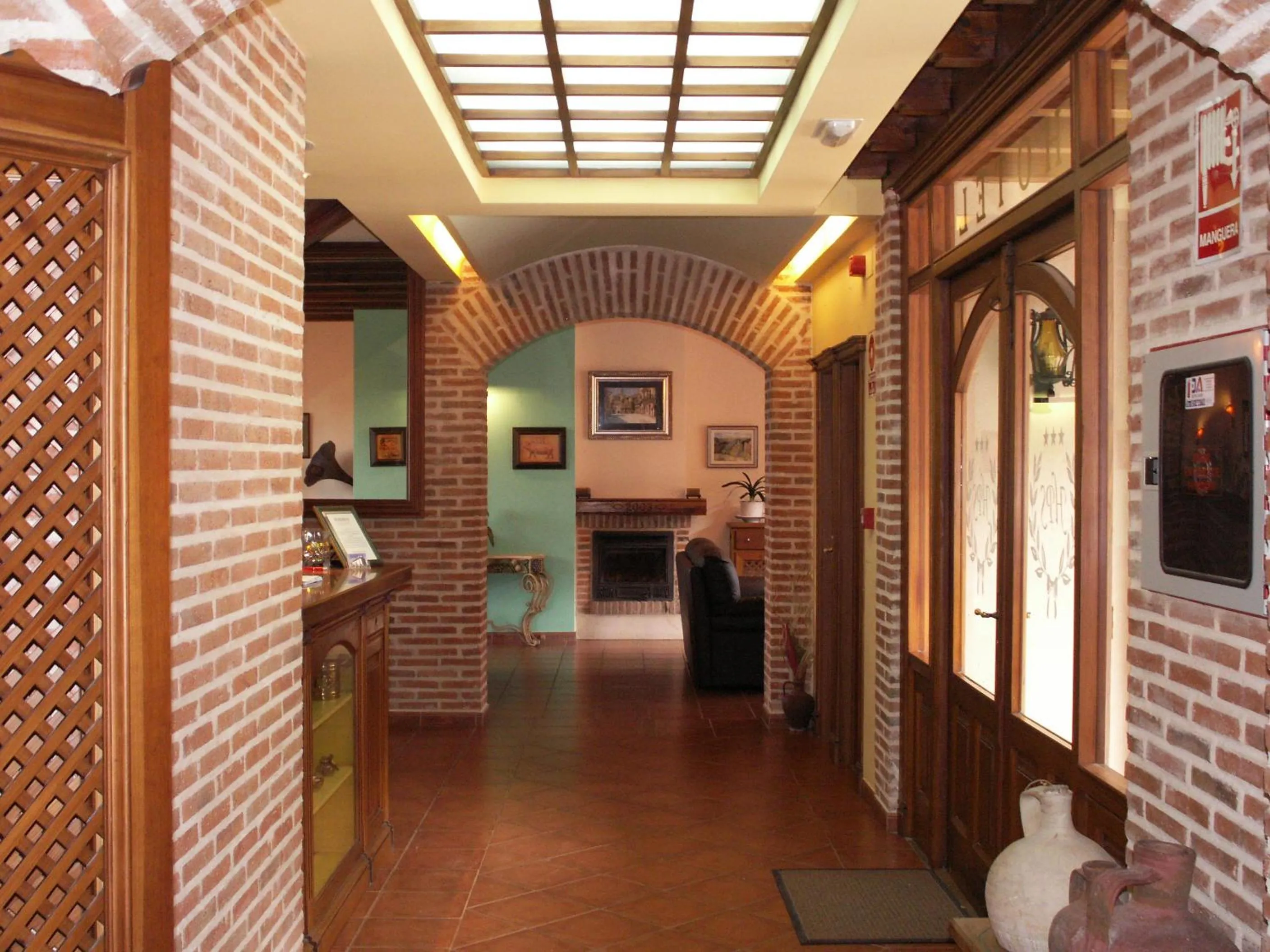 Lobby or reception in Hotel Puerta Sepúlveda