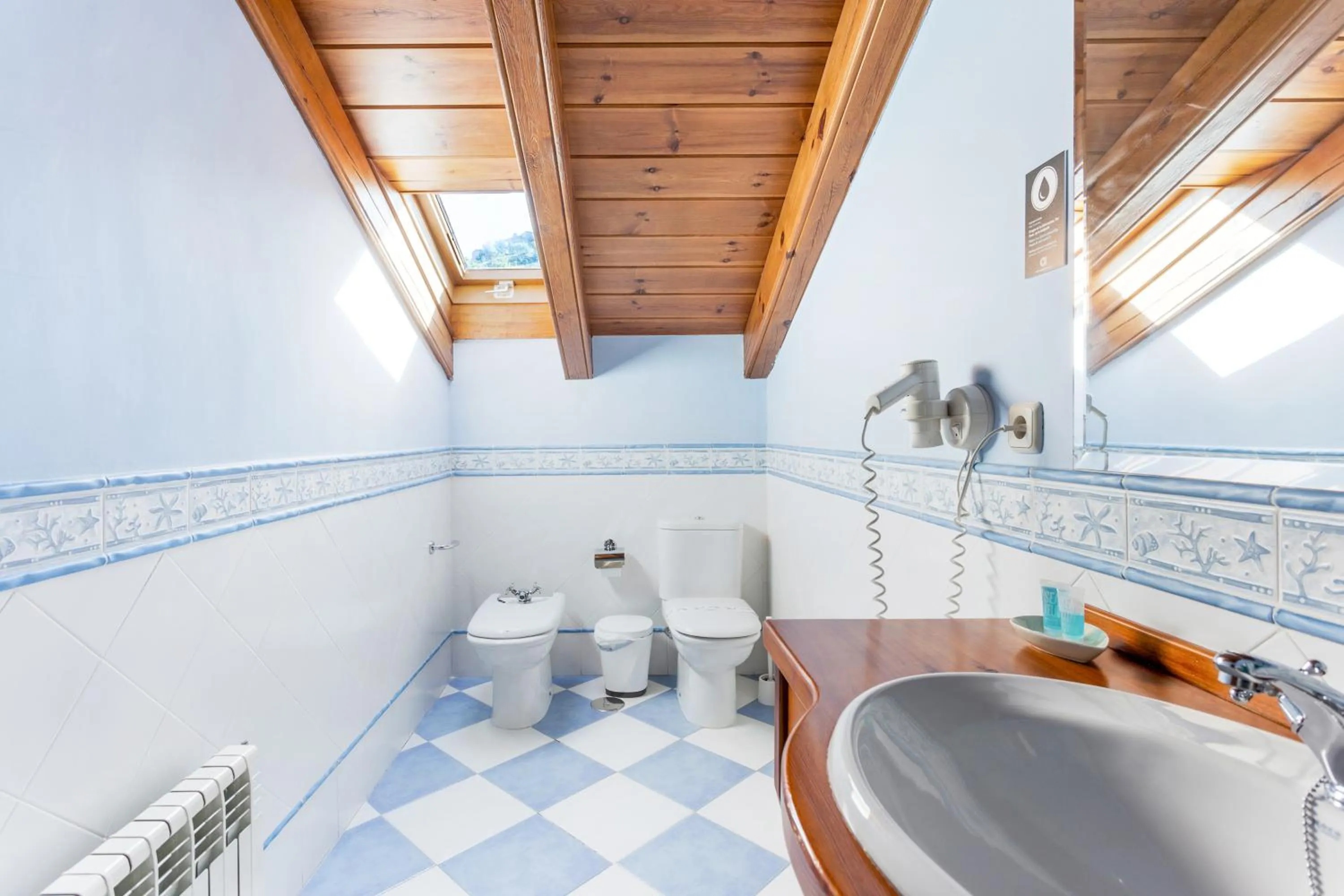 Toilet in Hotel Puerta Sepúlveda