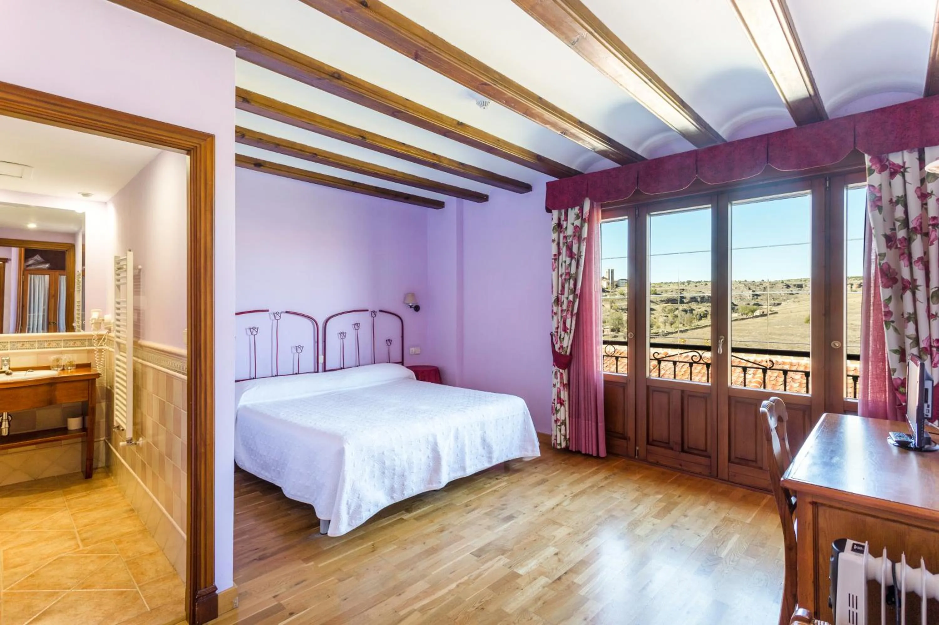 Bed in Hotel Puerta Sepúlveda