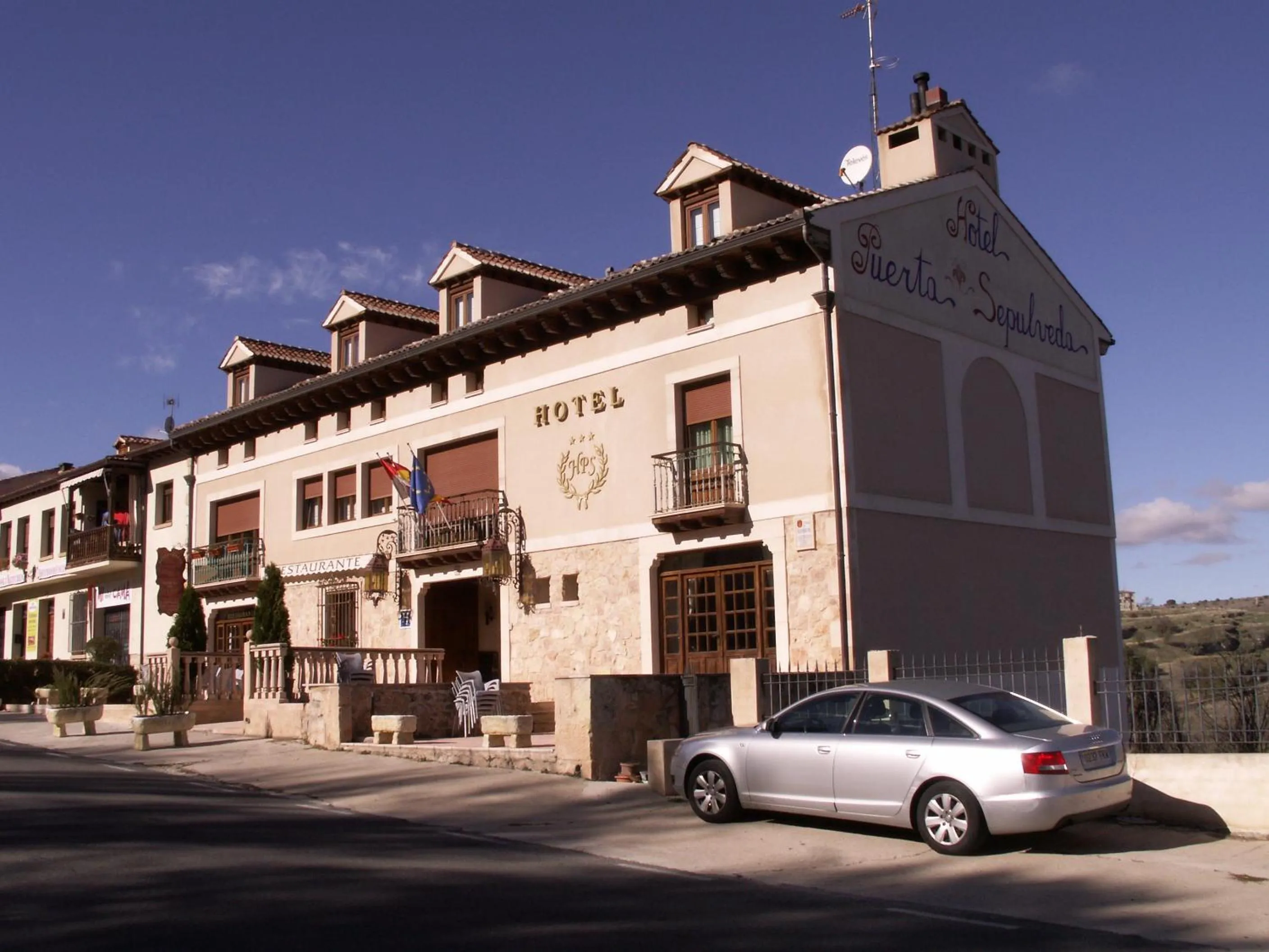 Property building in Hotel Puerta Sepúlveda