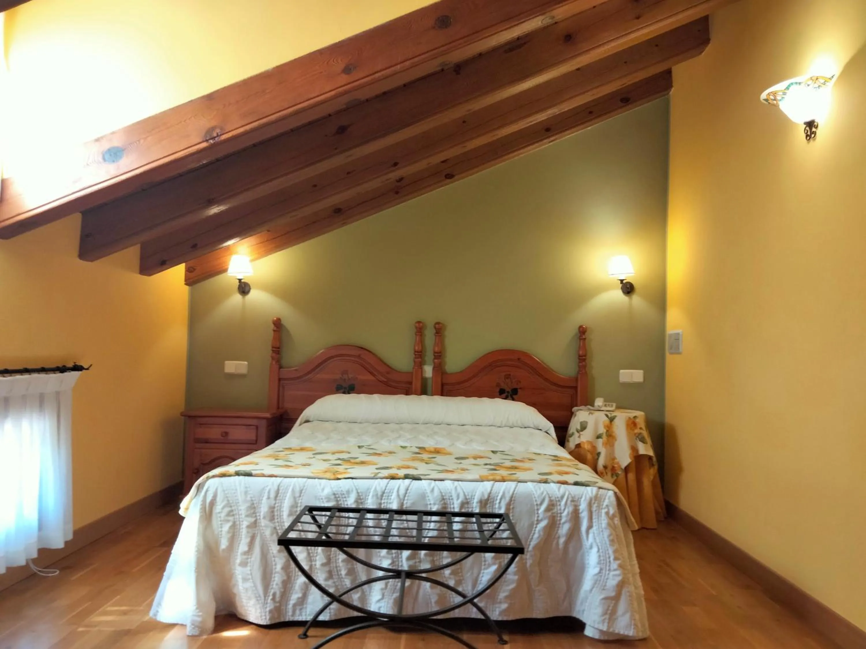 Bedroom, Bed in Hotel Puerta Sepúlveda