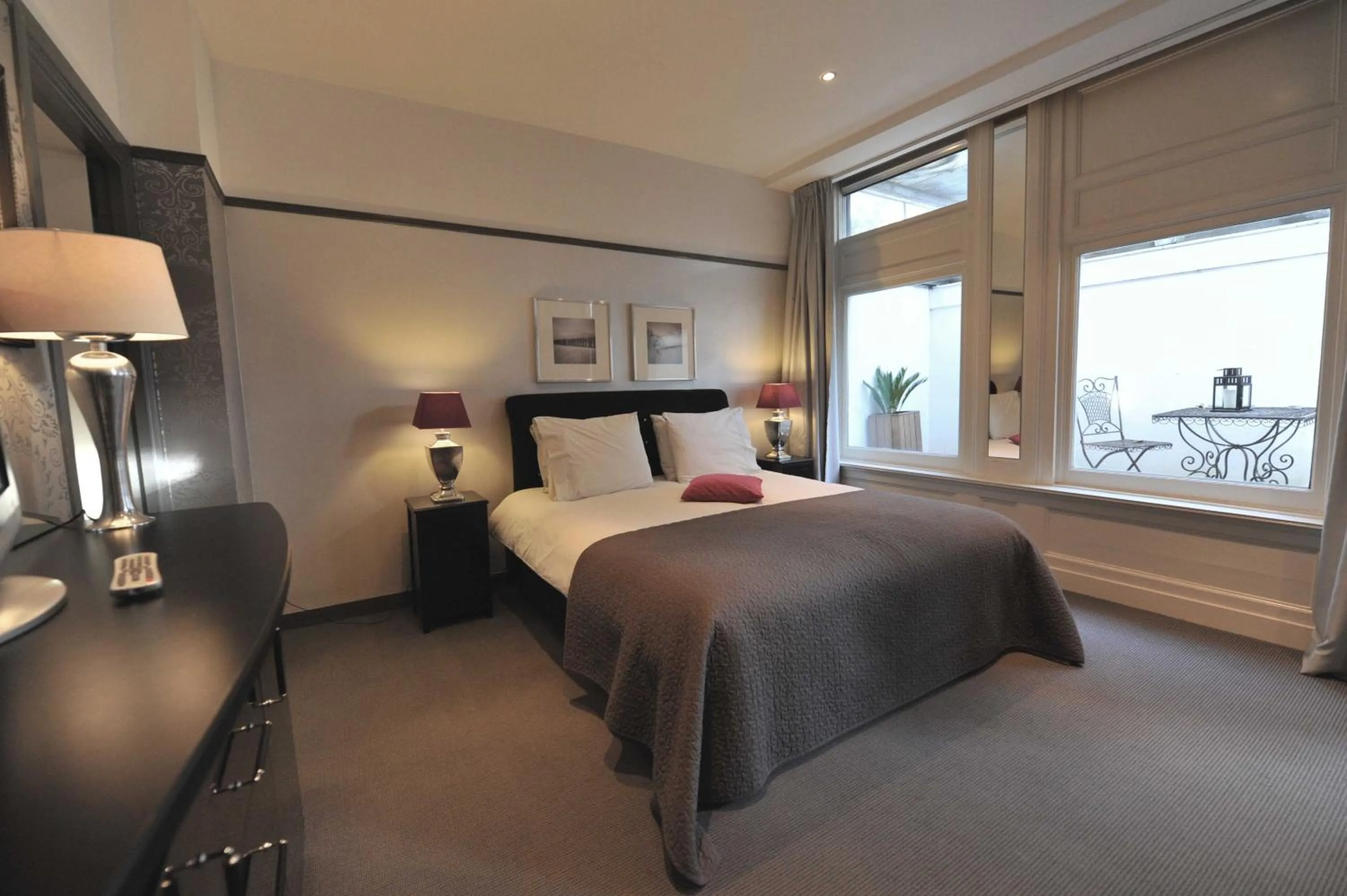 Day, Bed in The Posthoorn Amsterdam
