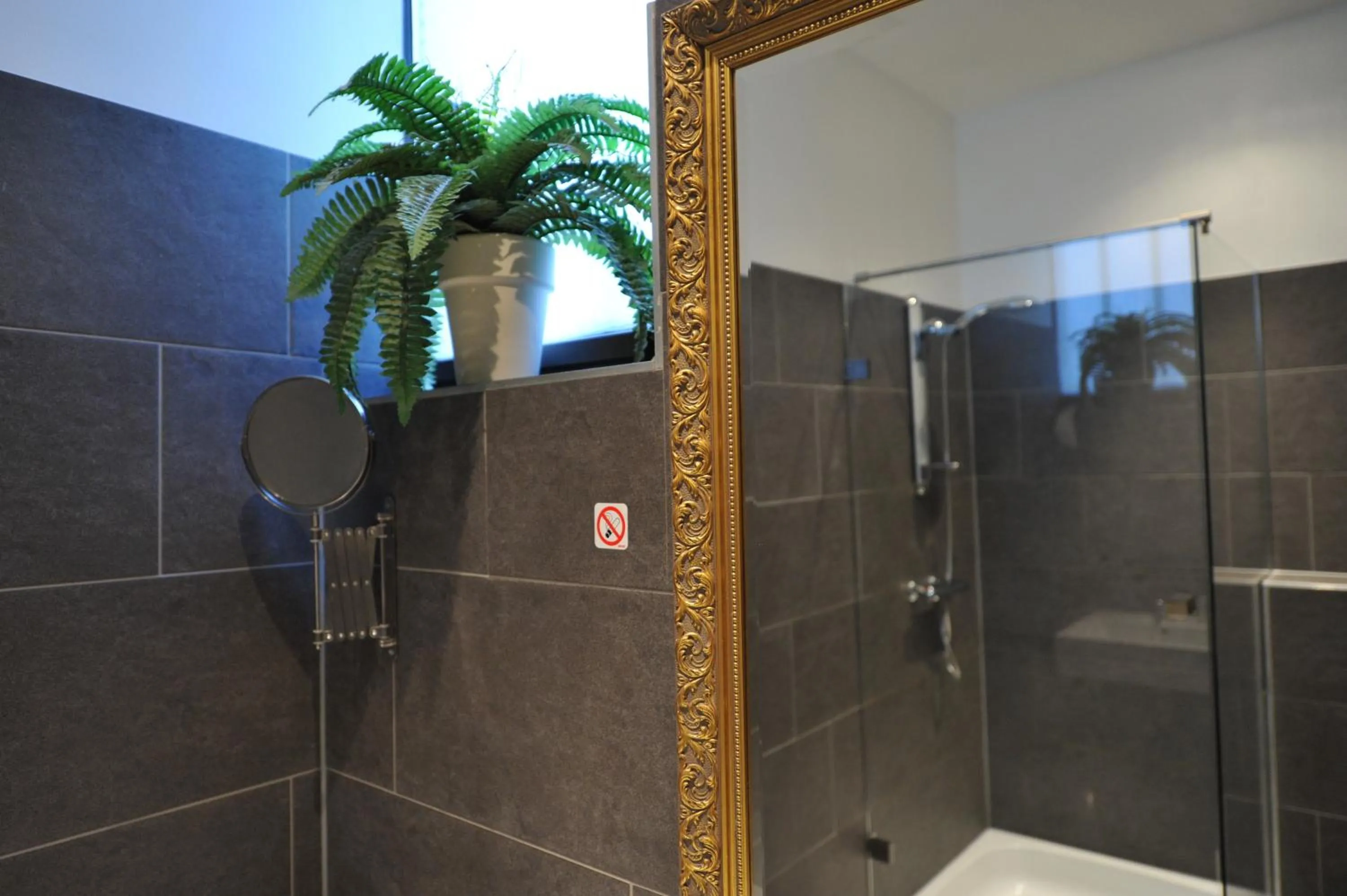 Bathroom in The Posthoorn Amsterdam