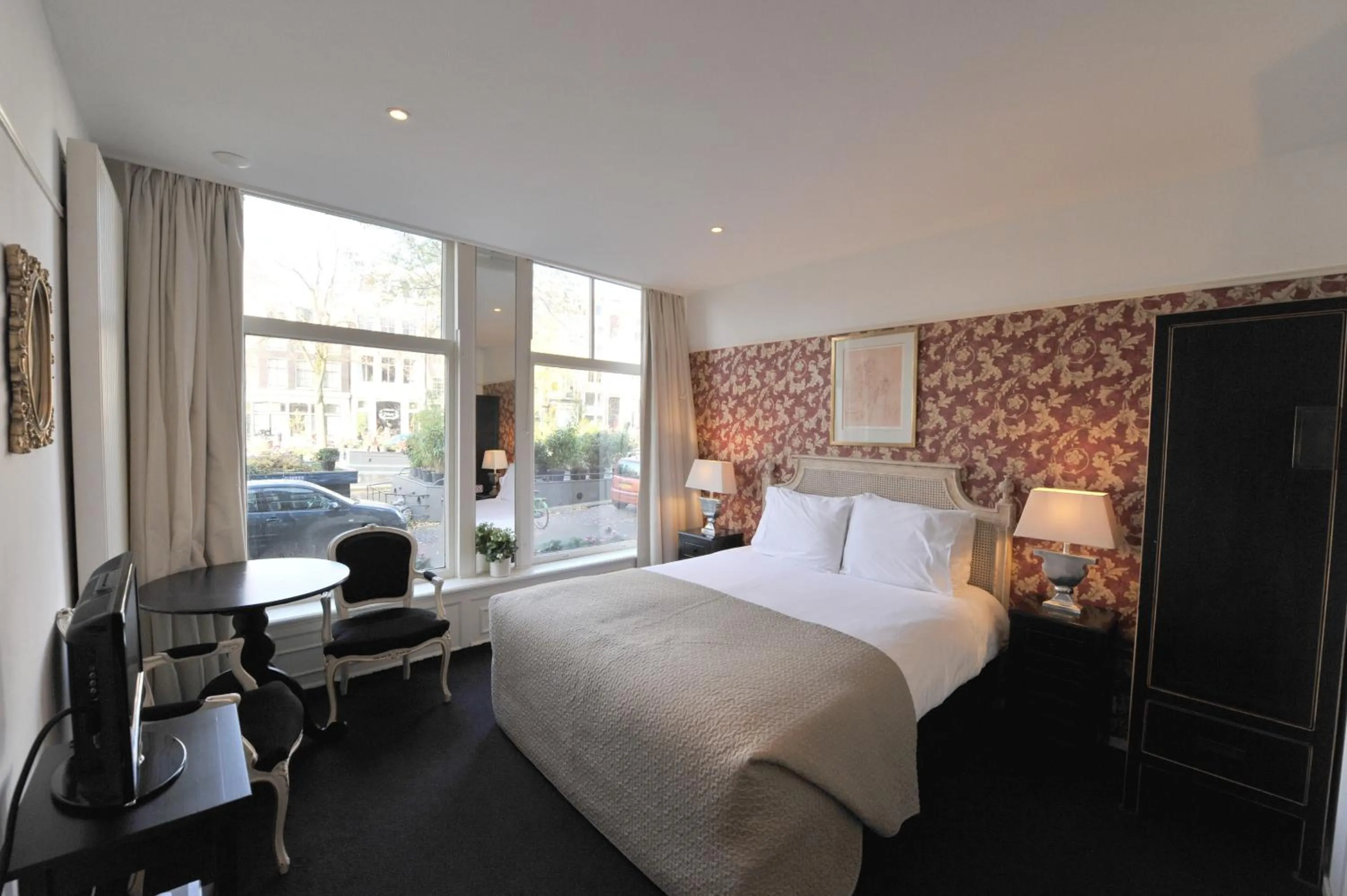 Day, Bed in The Posthoorn Amsterdam