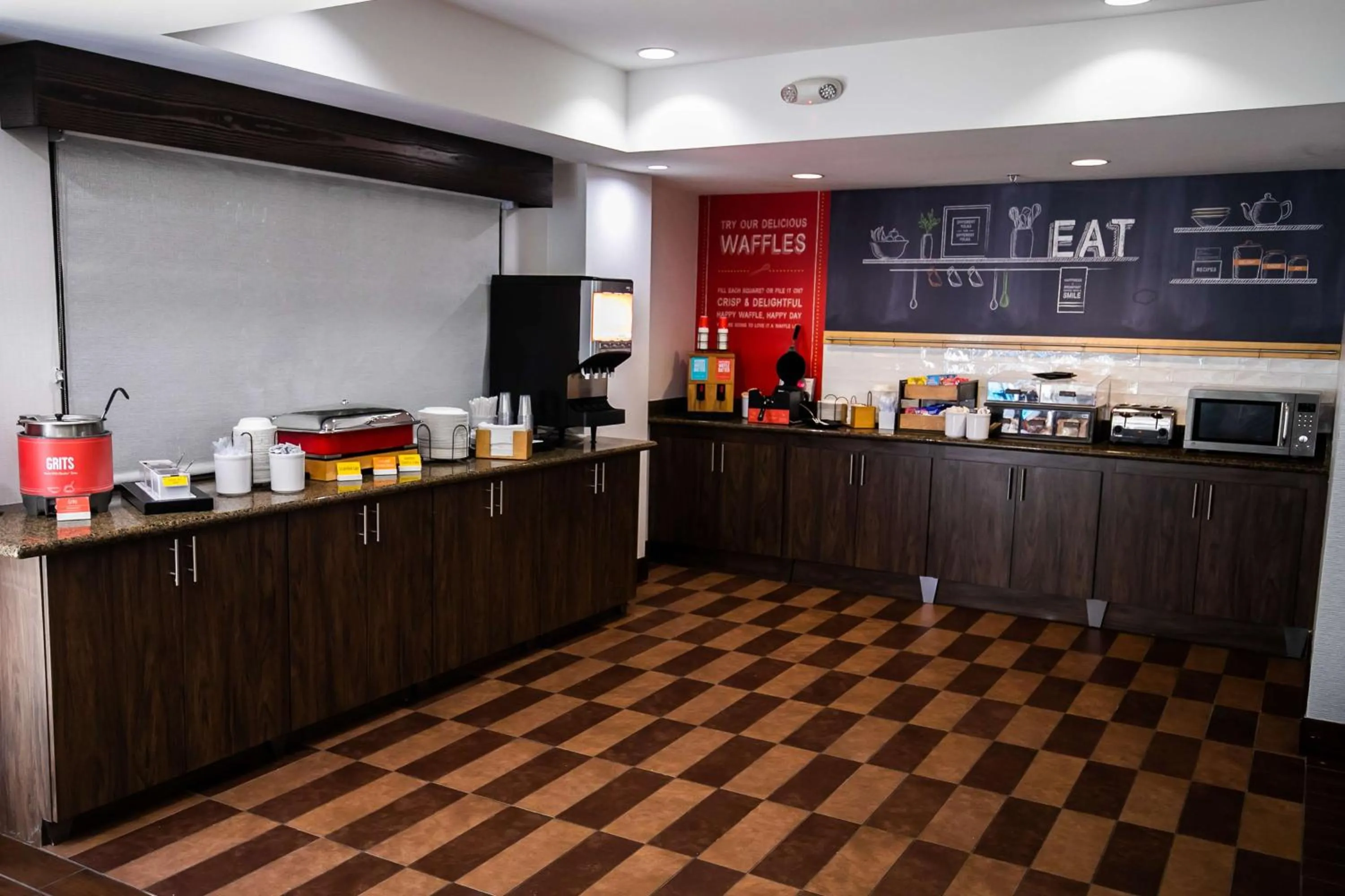 Breakfast in Hampton Inn Pickwick Dam-At Shiloh Falls