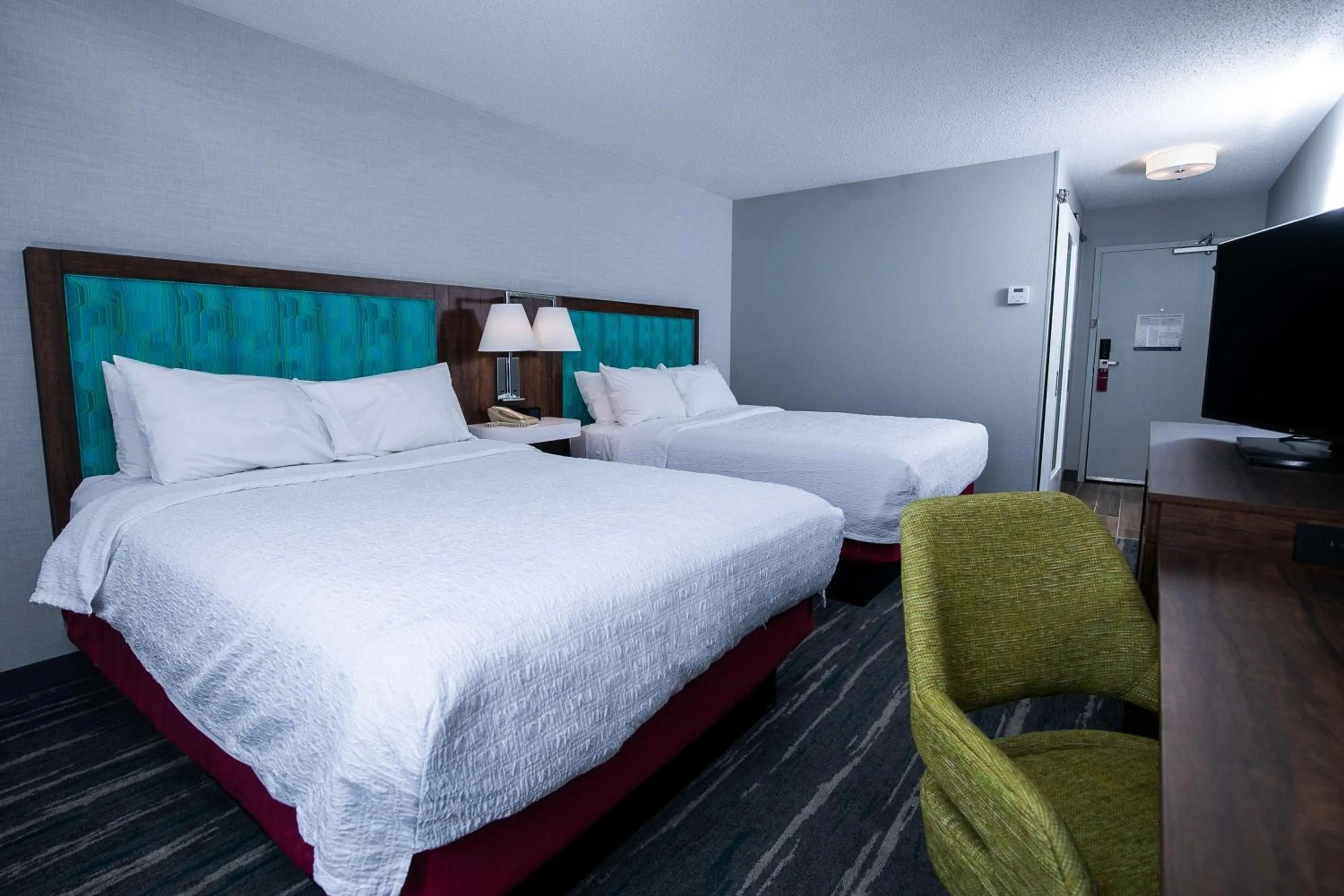 Bedroom, Bed in Hampton Inn Pickwick Dam-At Shiloh Falls