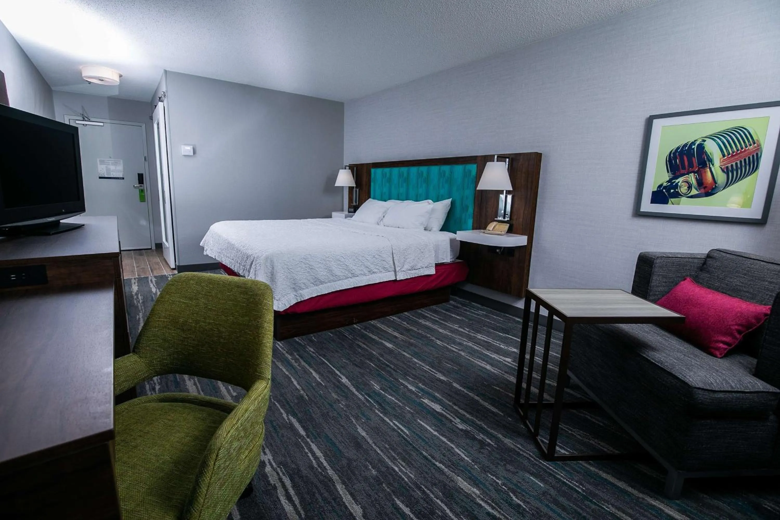 Bedroom, Bed in Hampton Inn Pickwick Dam-At Shiloh Falls