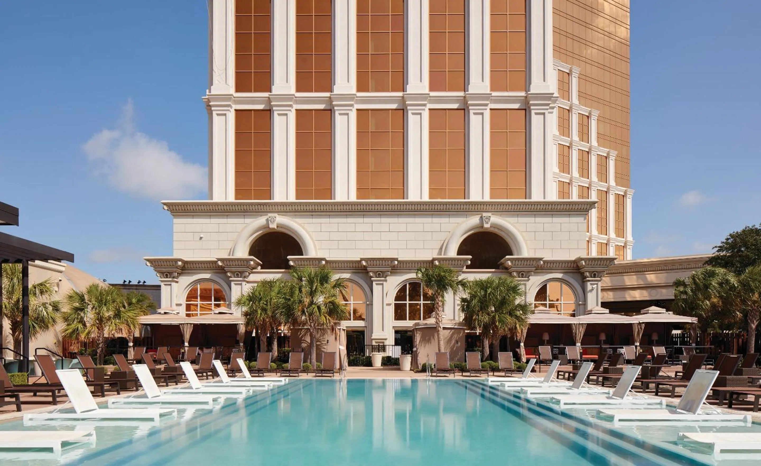 Swimming pool in Horseshoe Bossier City, A Caesars Destination