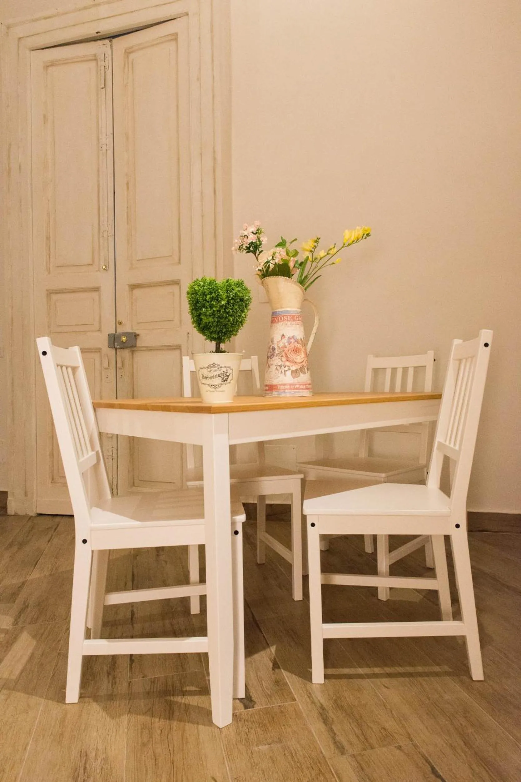 Dining area in Maison la Mitra - Dimore Partenopee