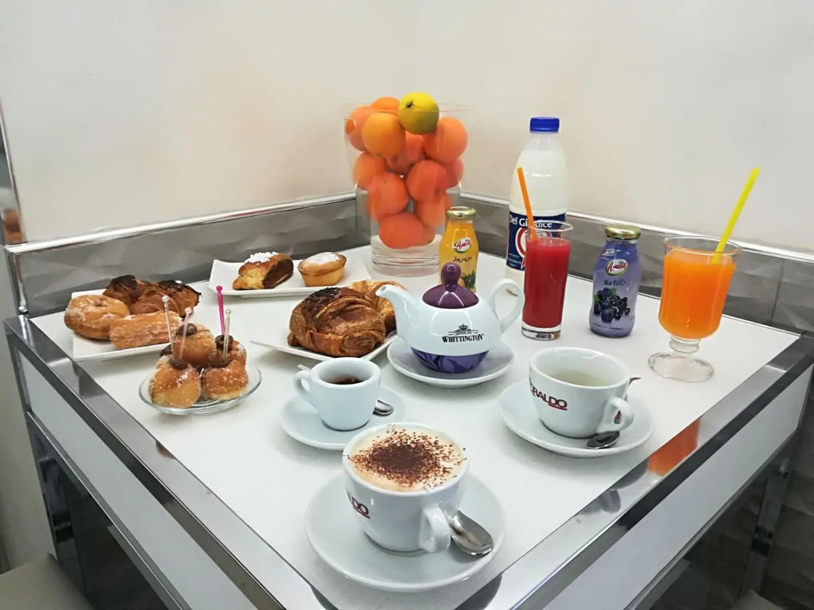 Breakfast in Maison la Mitra - Dimore Partenopee