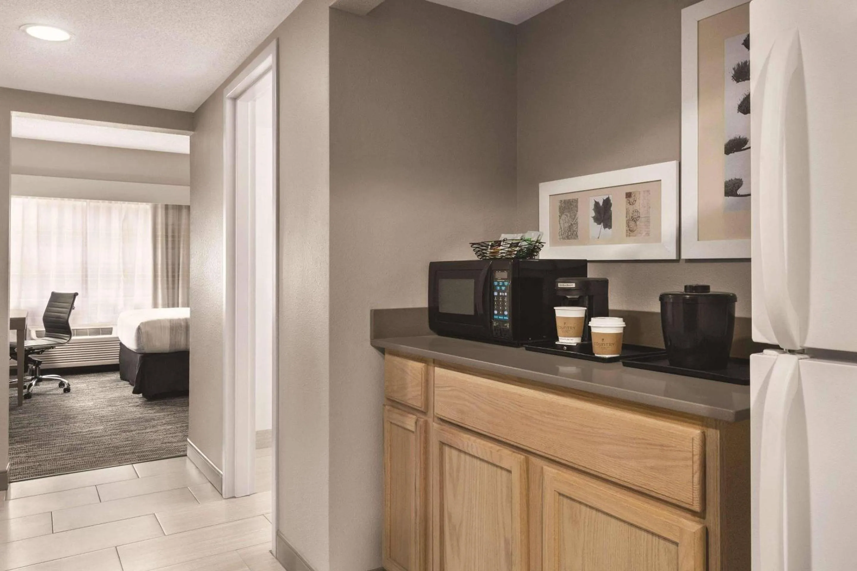 Bedroom in Country Inn & Suites by Radisson, Williamsburg East Busch Gardens , VA