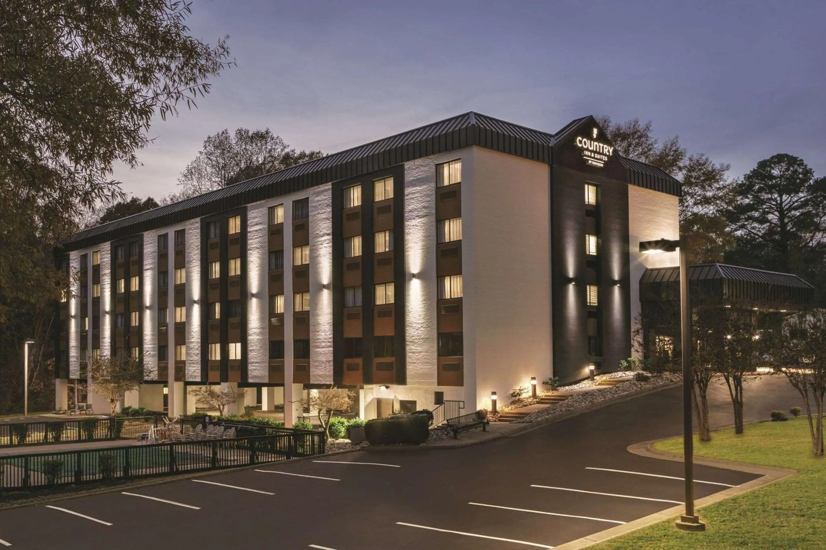 Property building in Country Inn & Suites by Radisson, Williamsburg East Busch Gardens , VA