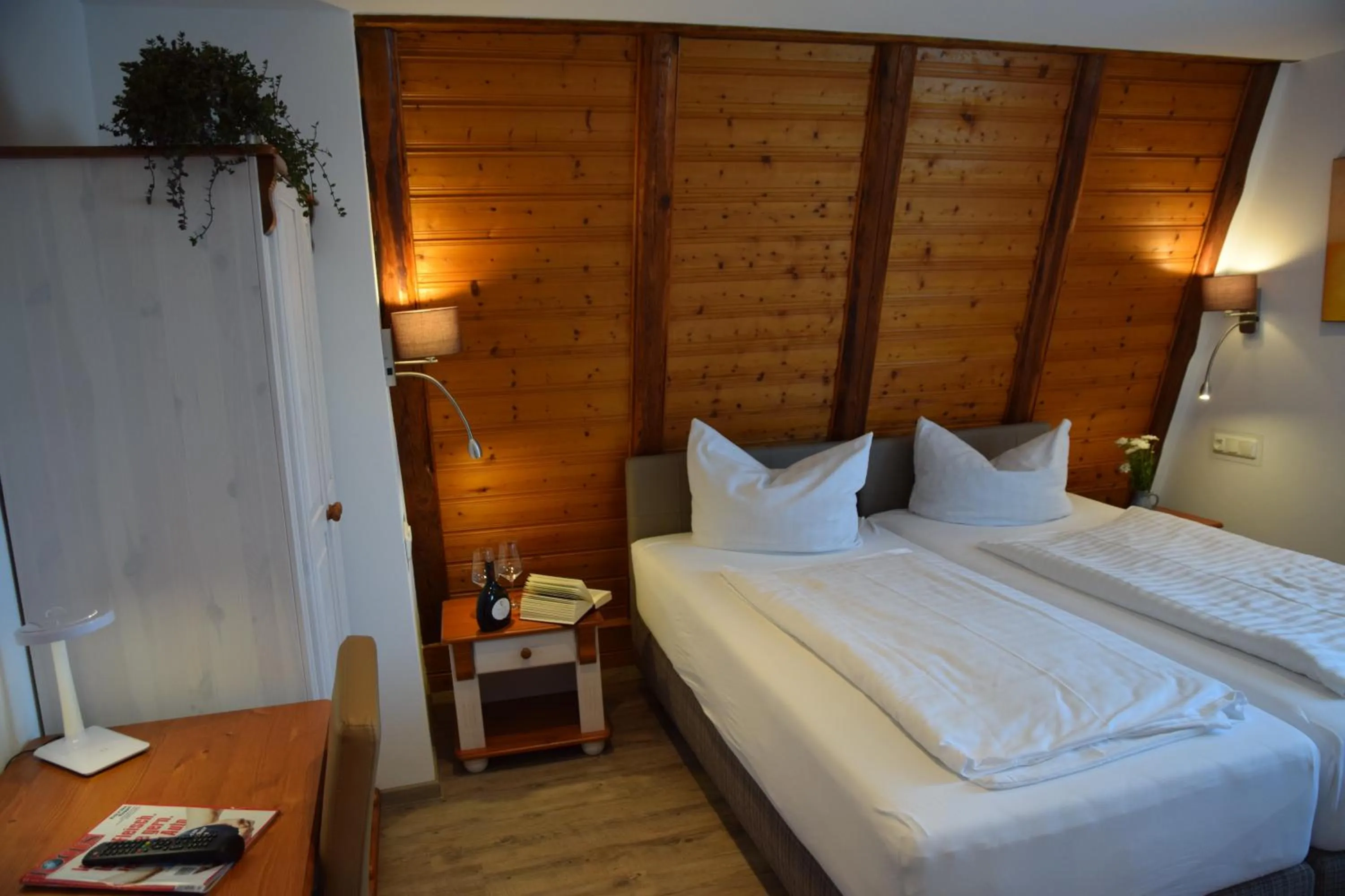 Bed in Landhotel Steigerwaldhaus