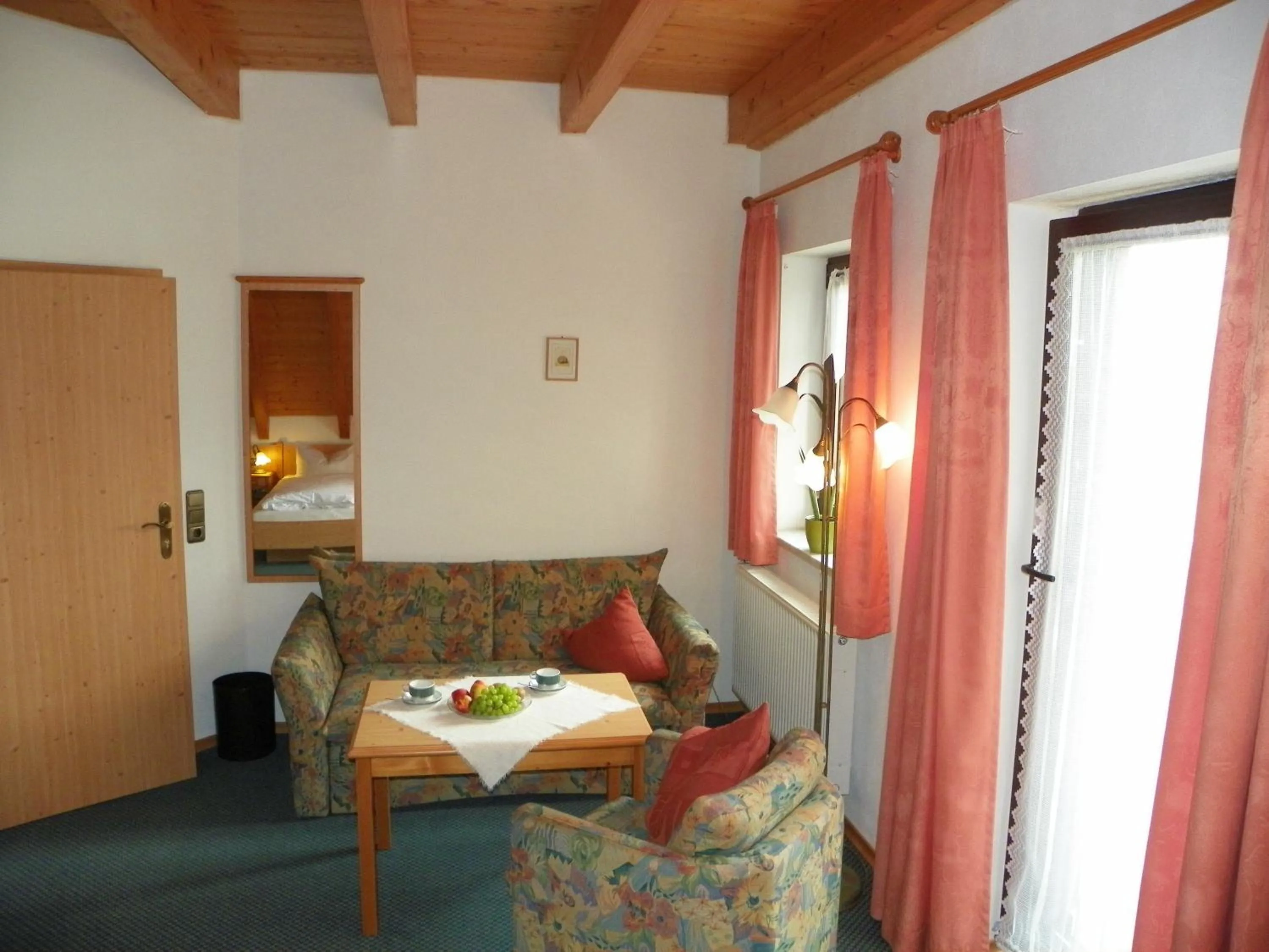 Photo of the whole room in Landhotel Steigerwaldhaus