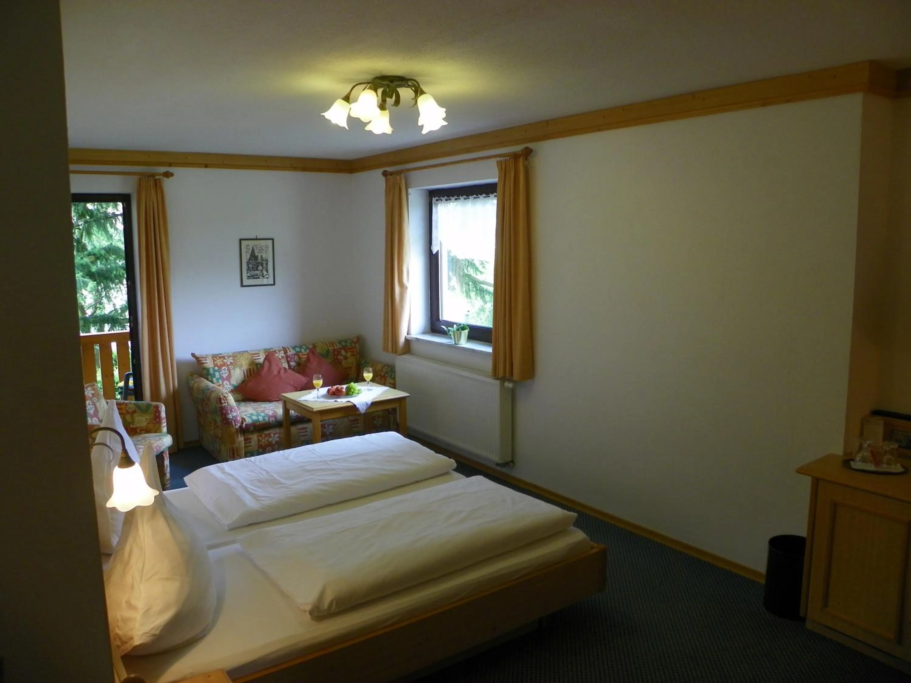 Decorative detail, Bed in Landhotel Steigerwaldhaus