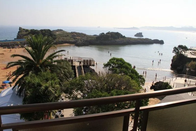 Facade/entrance in Hotel Alfar