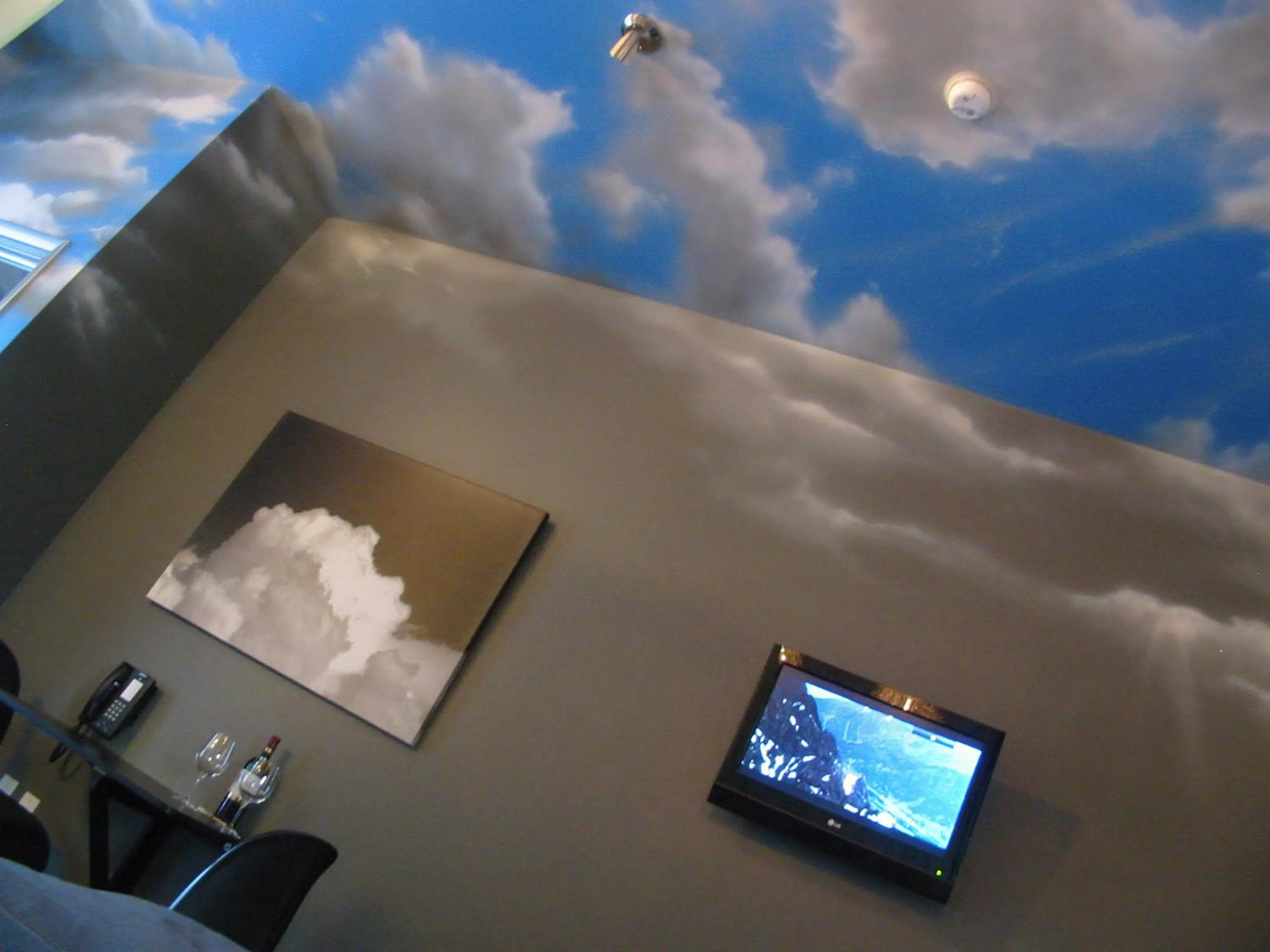 TV and multimedia in The Roxbury