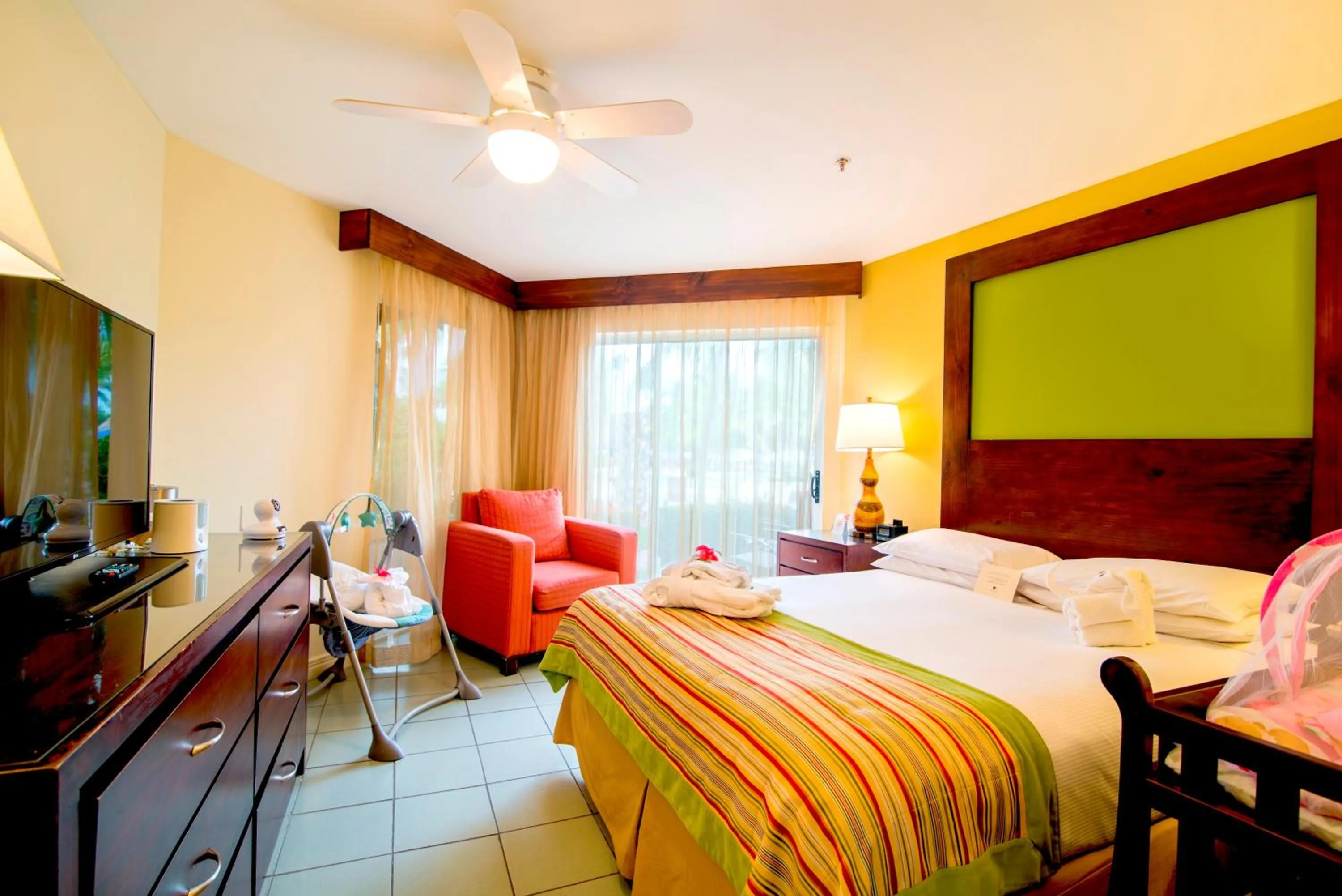 Garden view, Bed in Fiesta Resort All Inclusive Central Pacific - Costa Rica