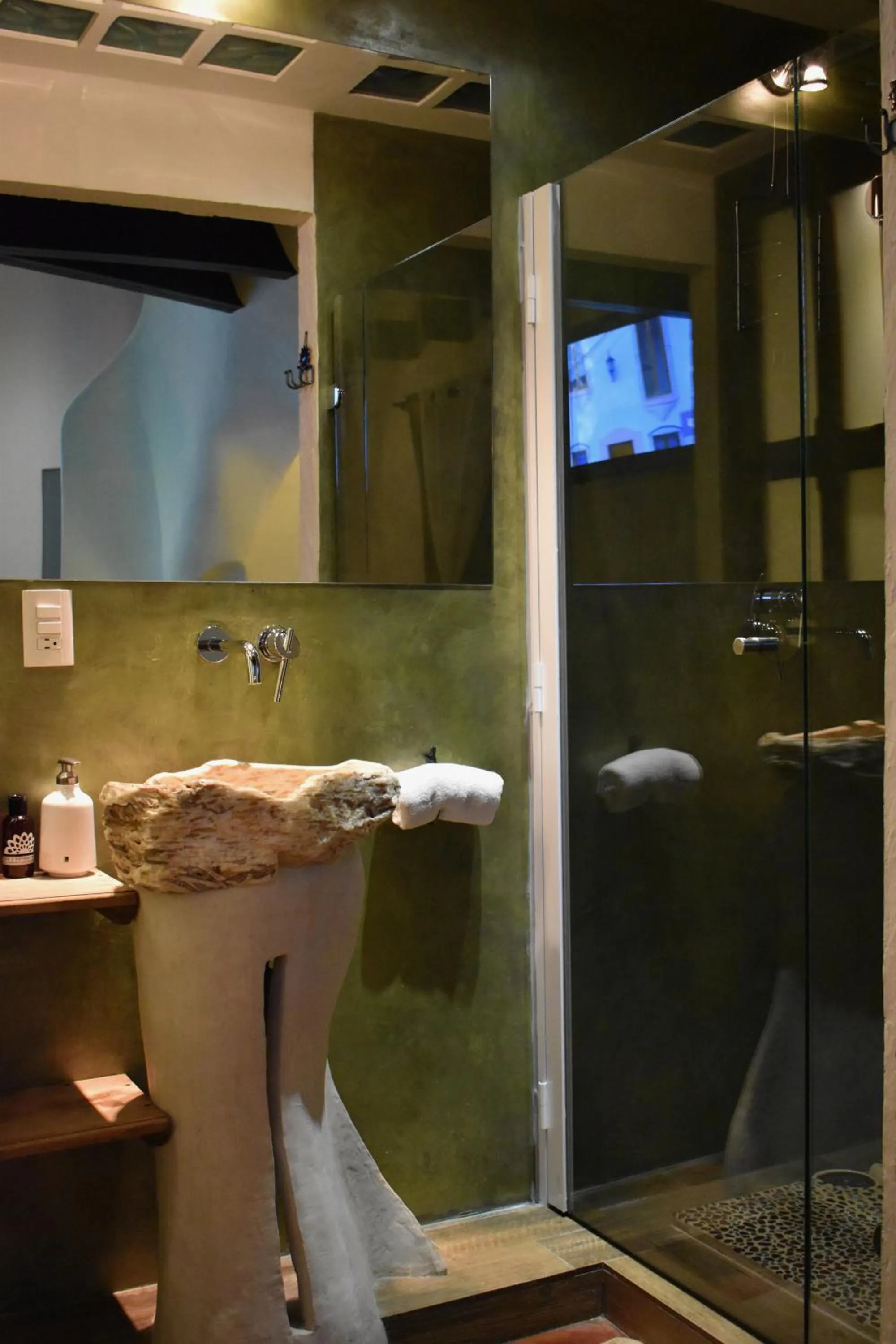 Magnolias Boutique Suites & SPA