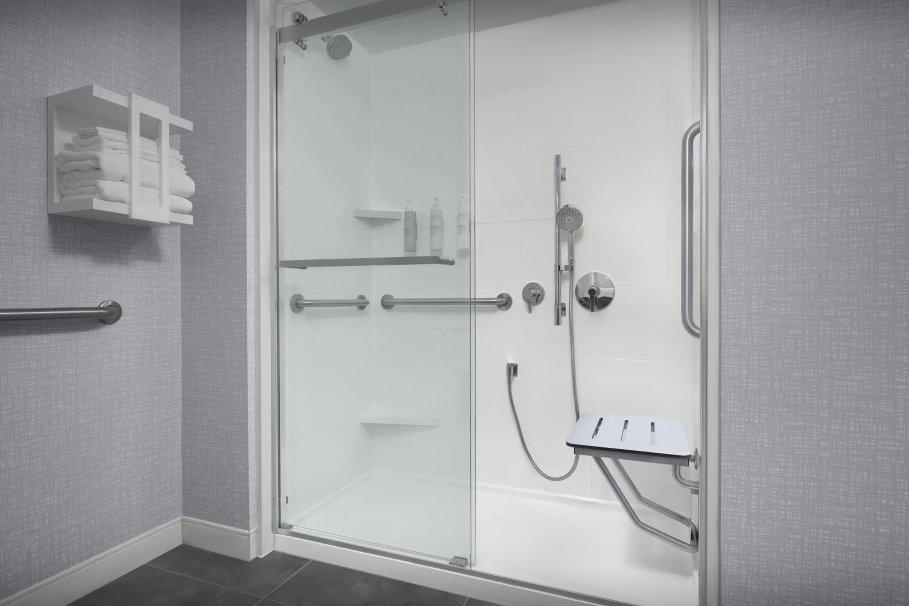 Bathroom in Hampton Inn Ithaca