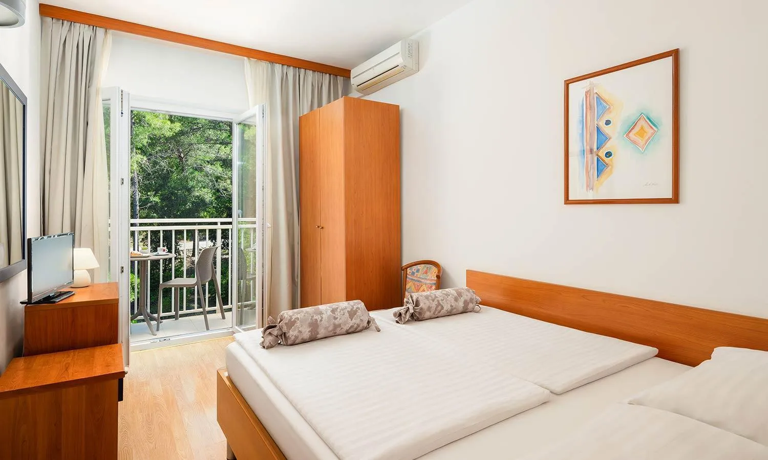 Photo of the whole room, Bed in Orsan Maradiso Hotel by Aminess