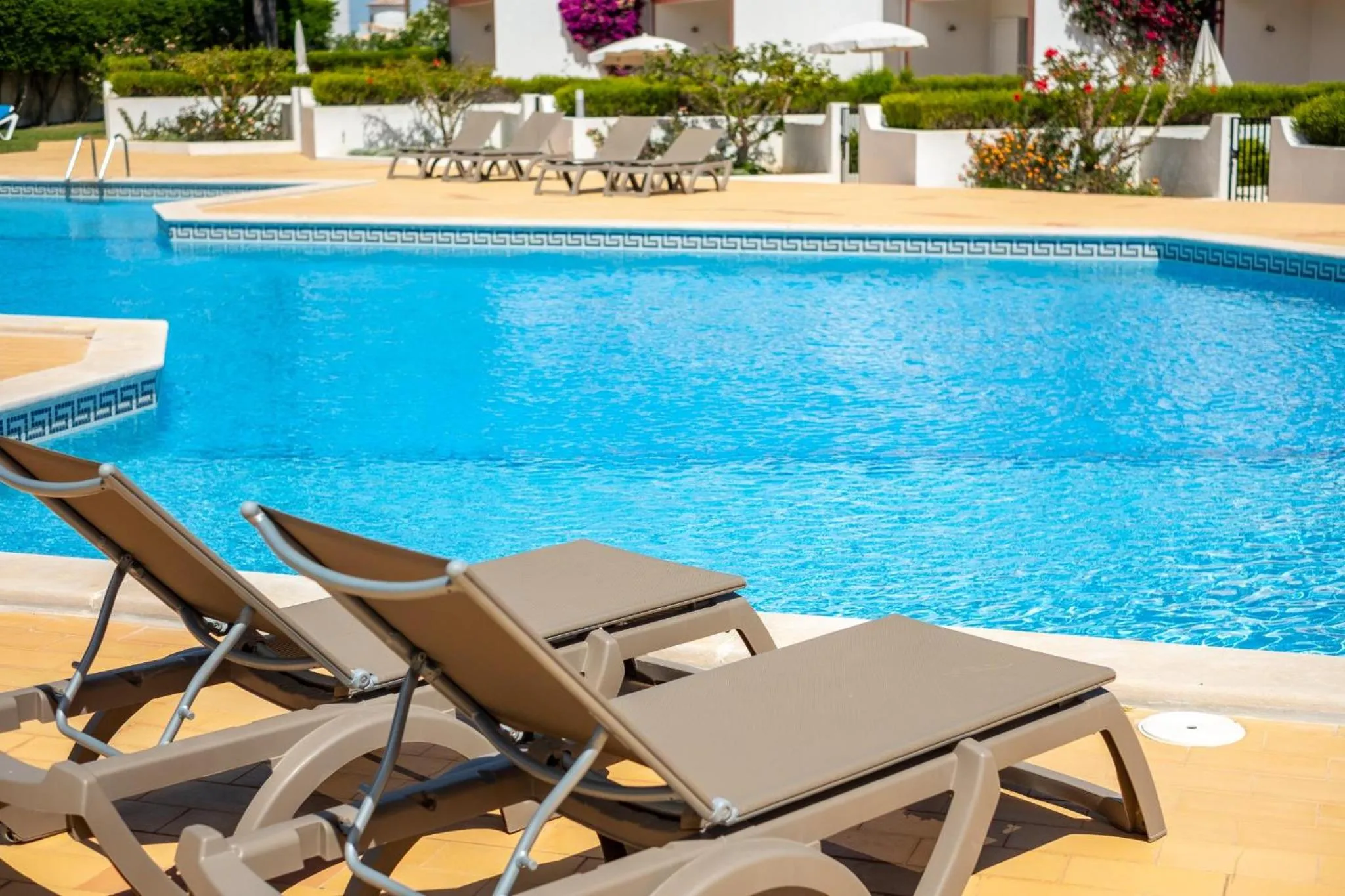 Swimming pool in Moradias Villas Joinal