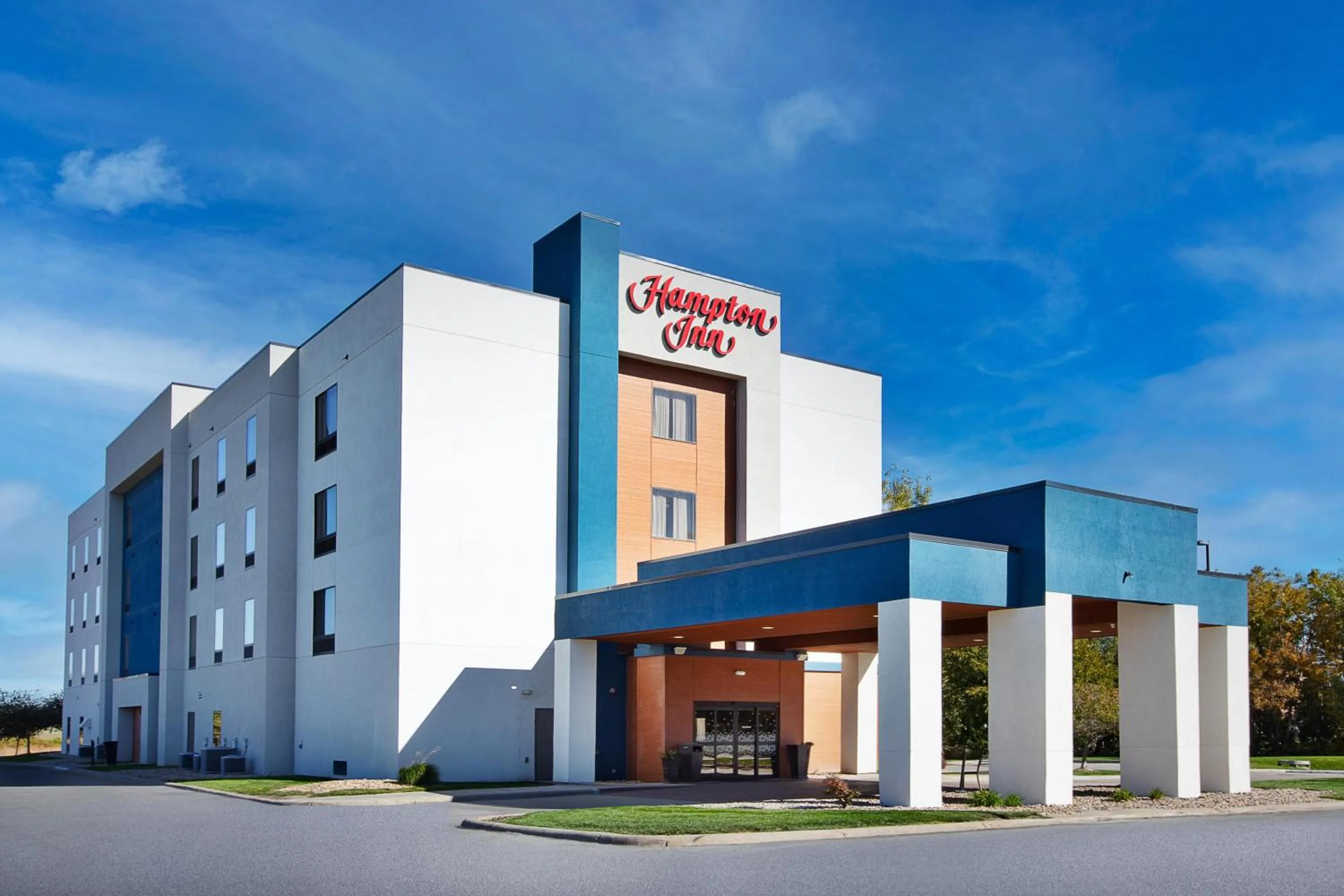 Property building in Hampton Inn Bellevue