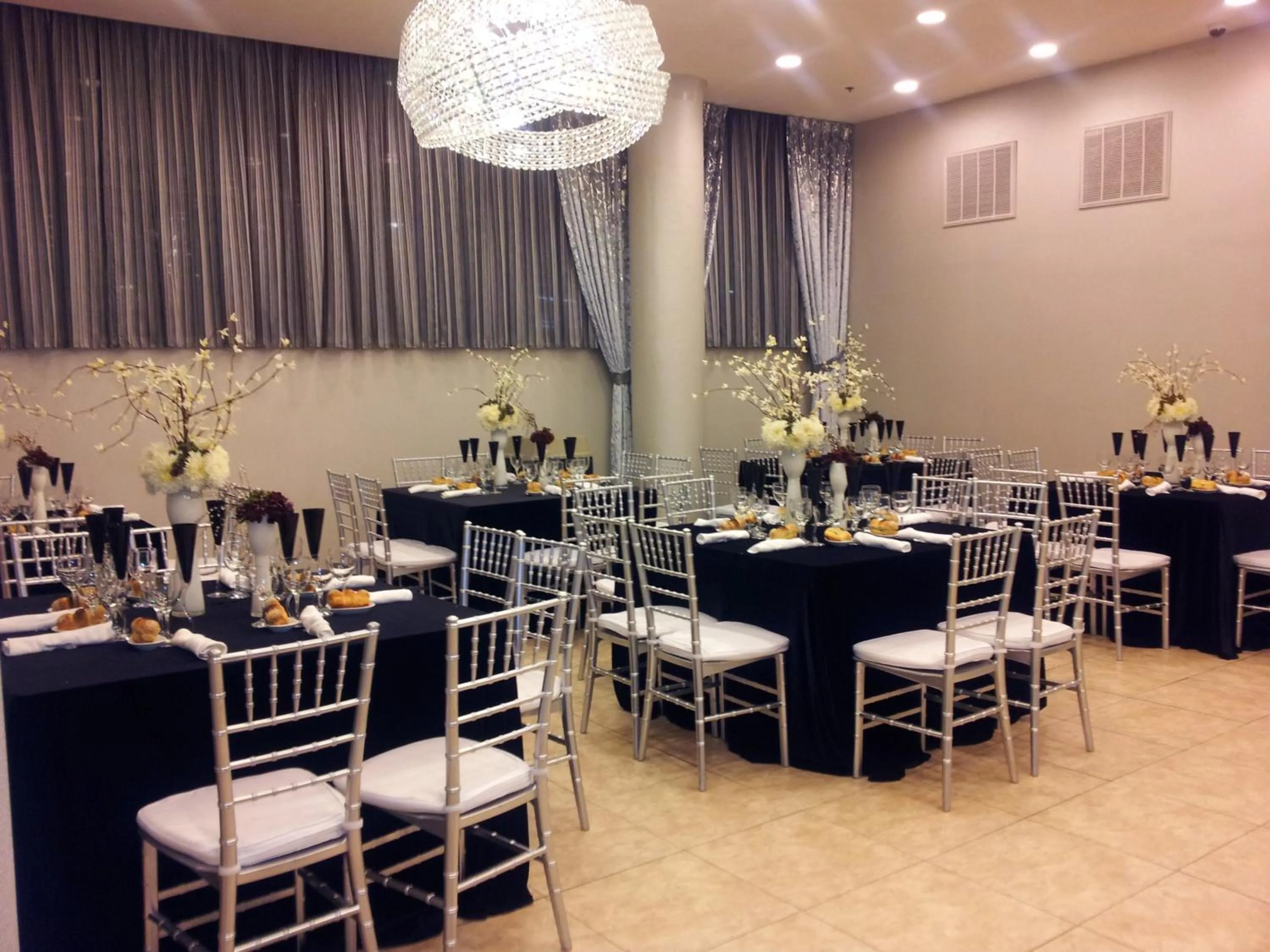 Banquet/Function facilities in Pointe Plaza Hotel